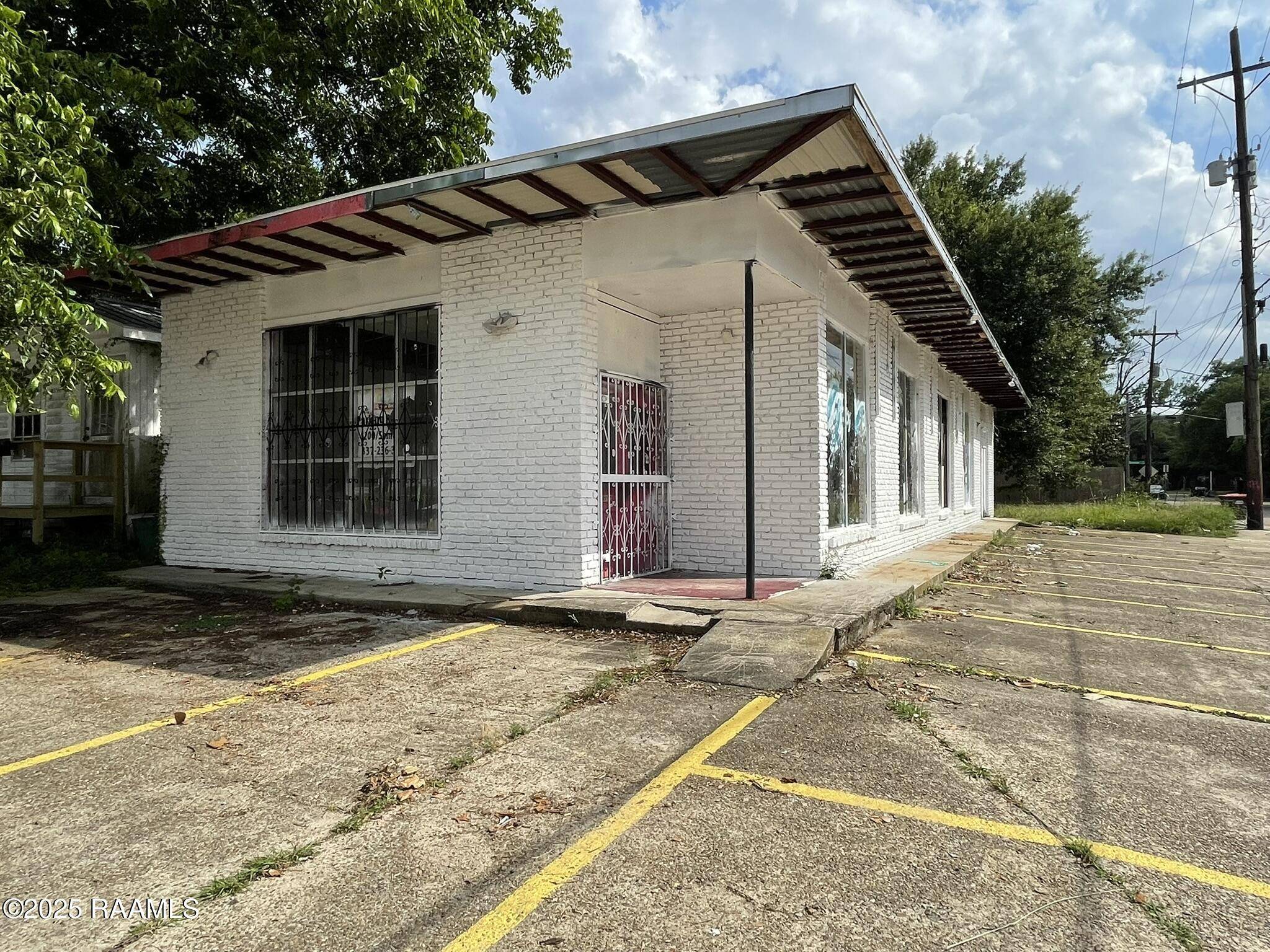 Lafayette, LA 70501,400 General Mouton AVE