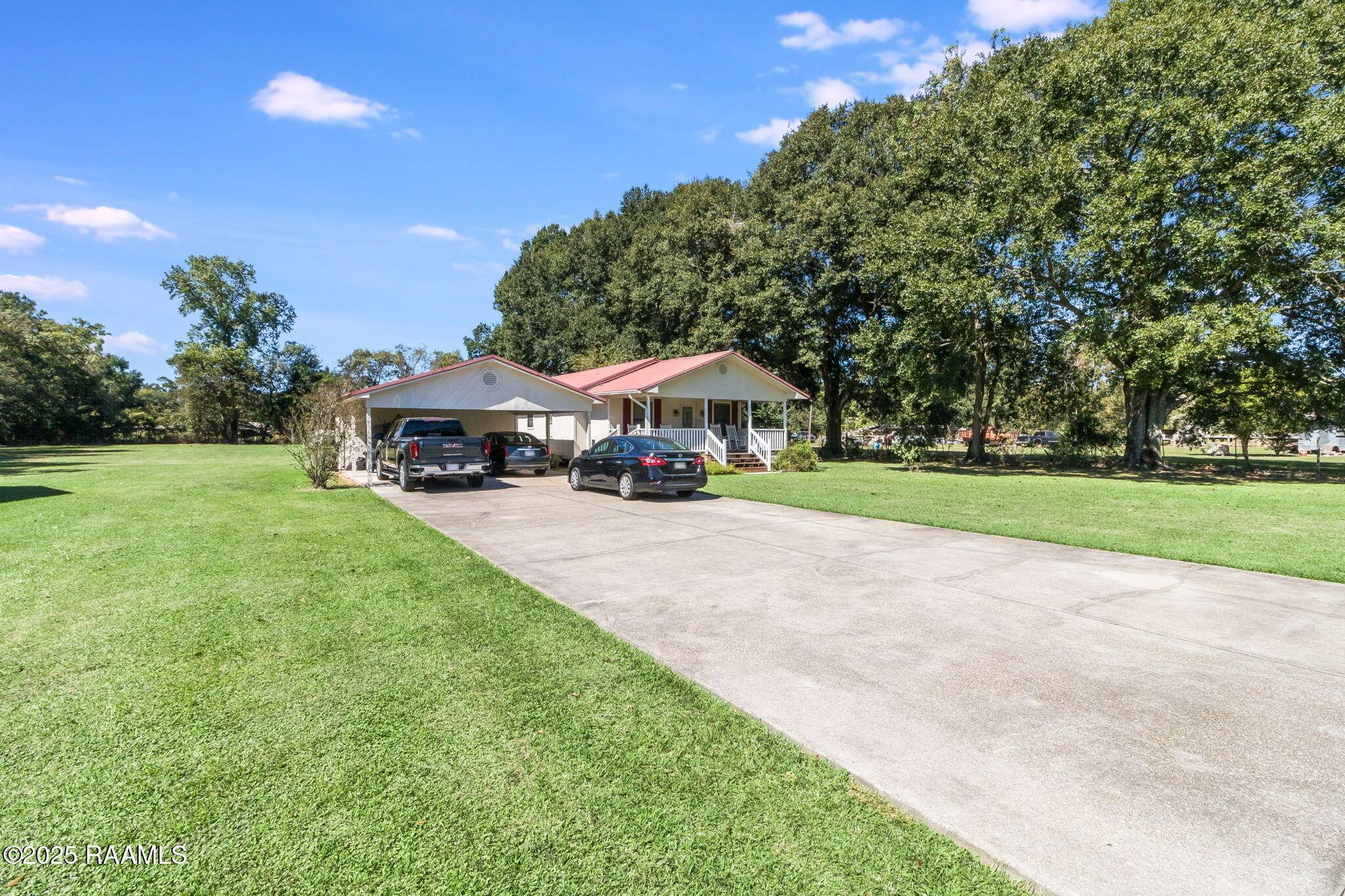 Breaux Bridge, LA 70517,3324 Main HWY