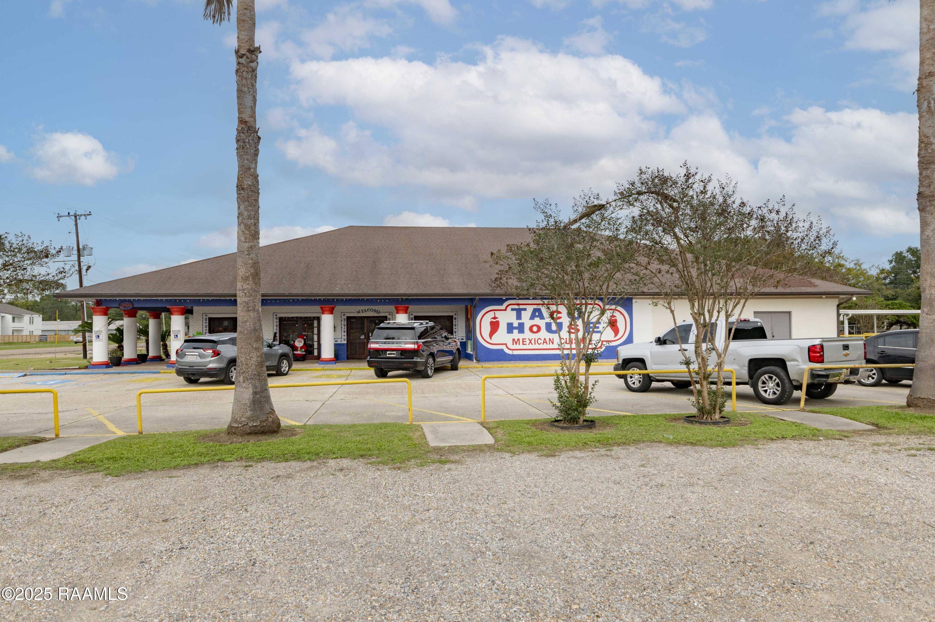 New Iberia, LA 70563,602 W Admiral Doyle DR