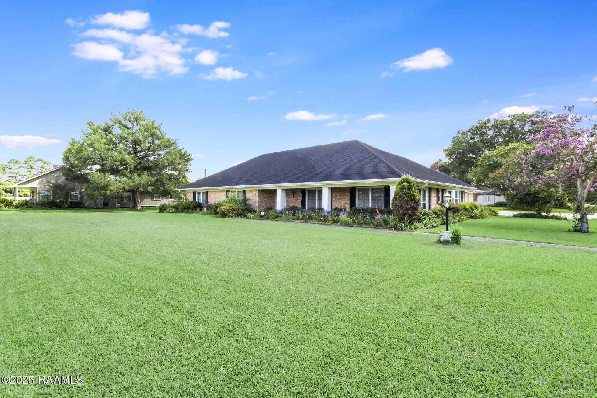 Breaux Bridge, LA 70517,813 Solomon ST
