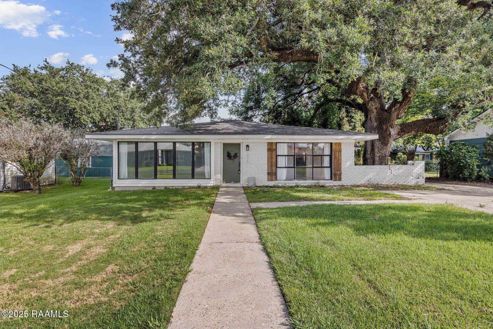 Lafayette, LA 70506,325 Oak ST
