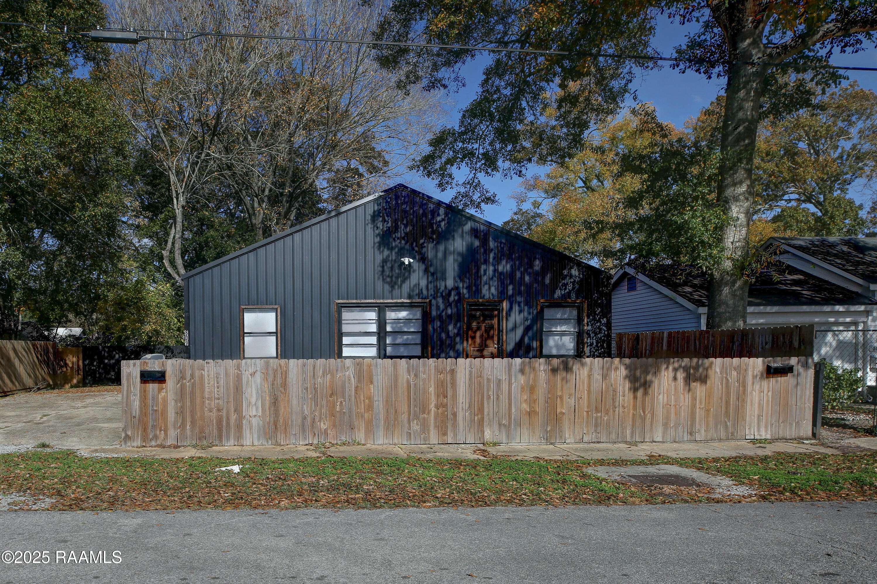 Abbeville, LA 70510,807/809 E Vermilion ST
