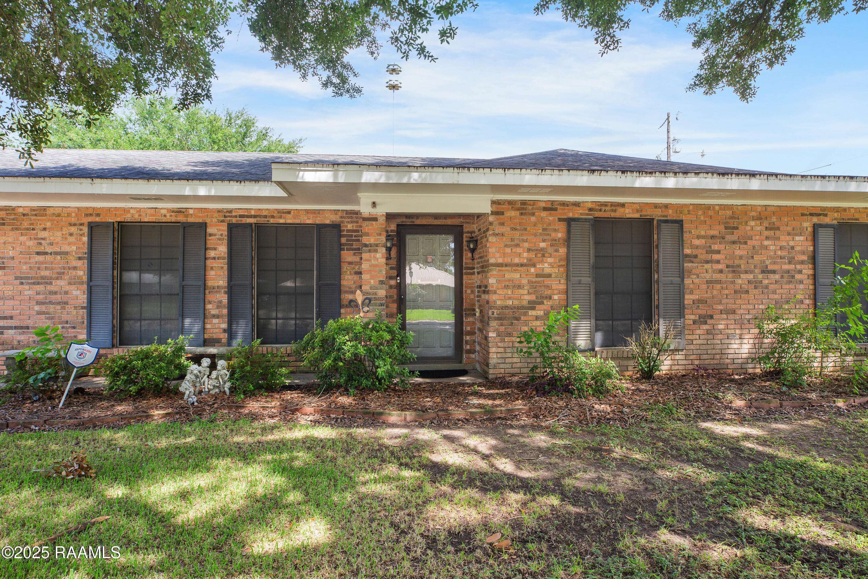 New Iberia, LA 70560,1502 Providence ST