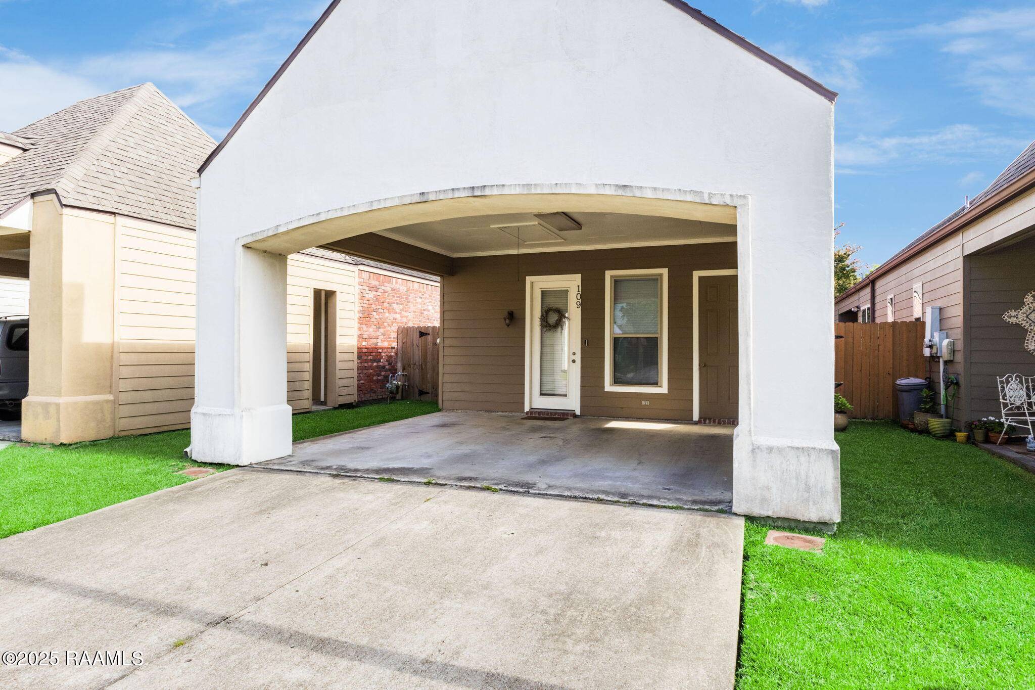 Lafayette, LA 70506,109 Destin DR