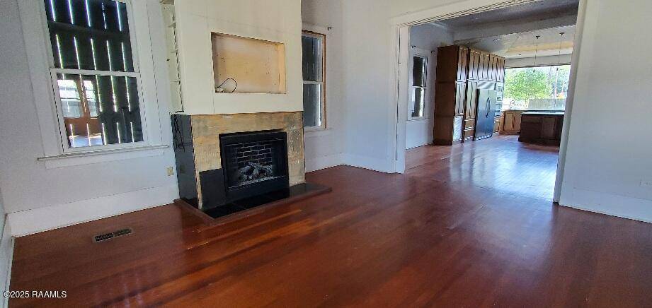 St. Martinville, LA 70582,122 W Port ST