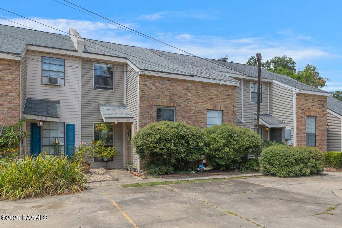 Broussard, LA 70518,110 S St Pierre ST