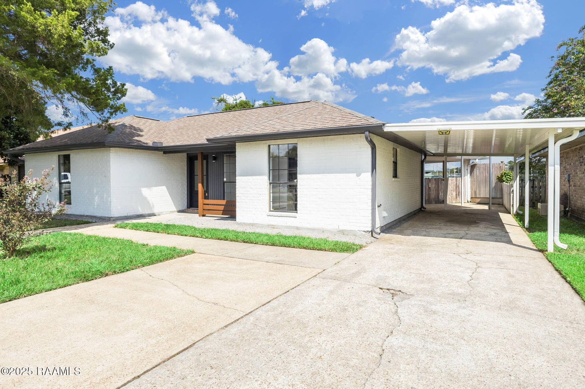 Youngsville, LA 70592,113 Pebble Beach DR