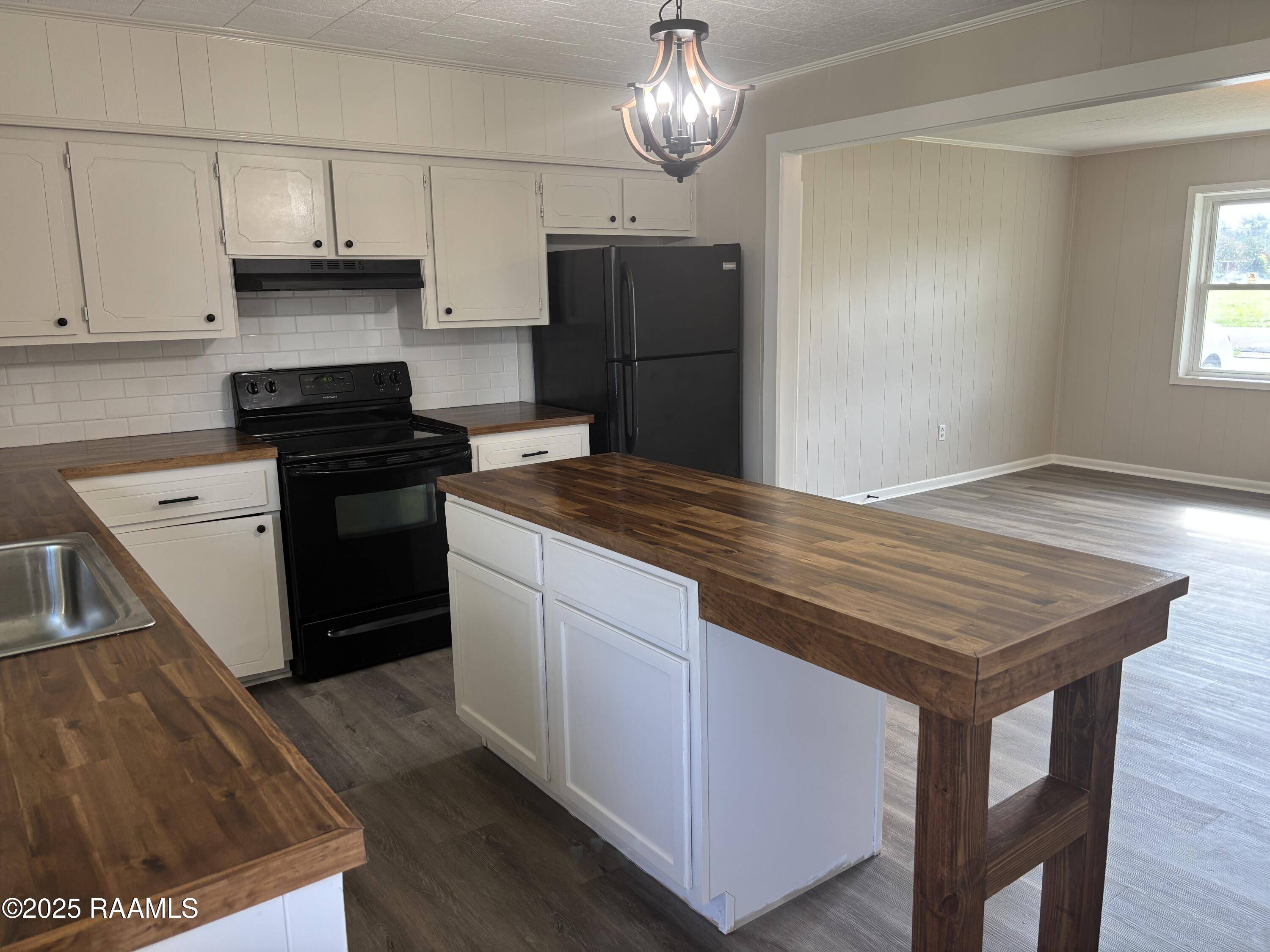 Breaux Bridge, LA 70517,904 Alva DR