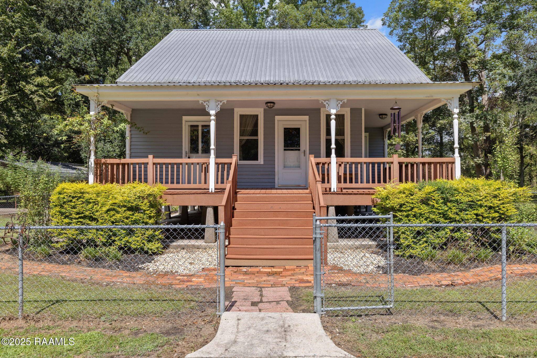 St. Martinville, LA 70582,1020 Fournet RD