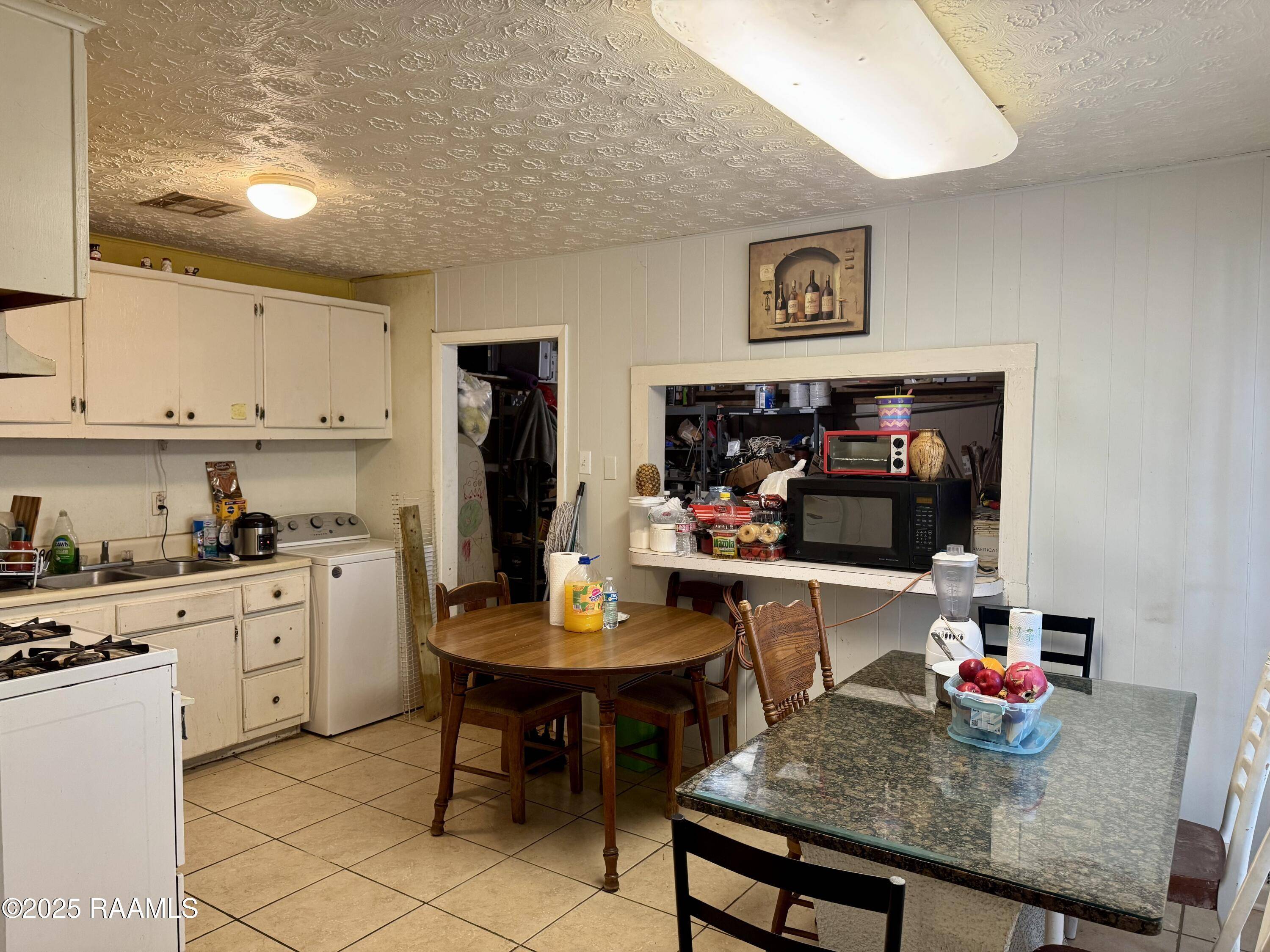 Lafayette, LA 70506,508 Orchid DR