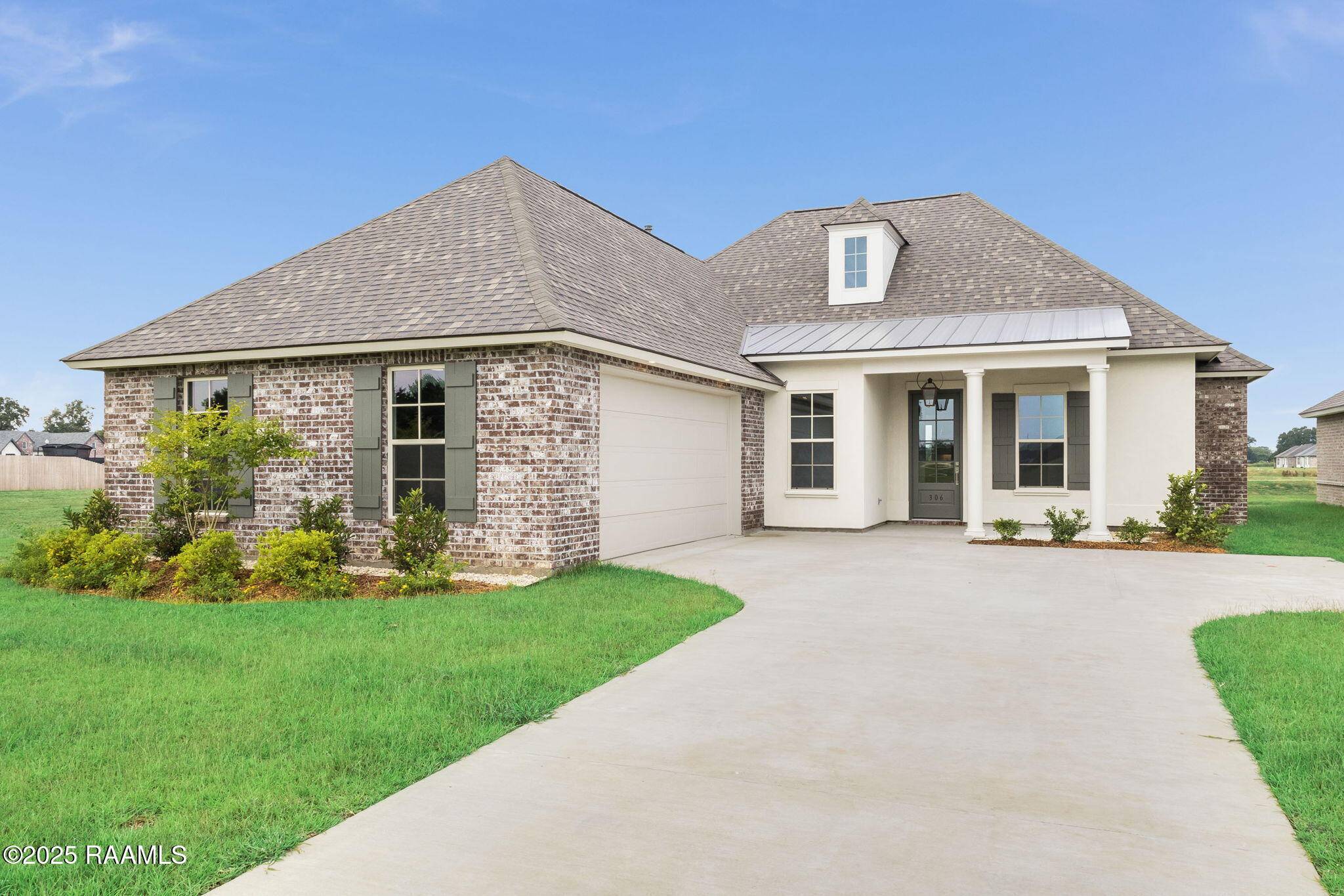 Youngsville, LA 70592,306 Sweet Harvest RD