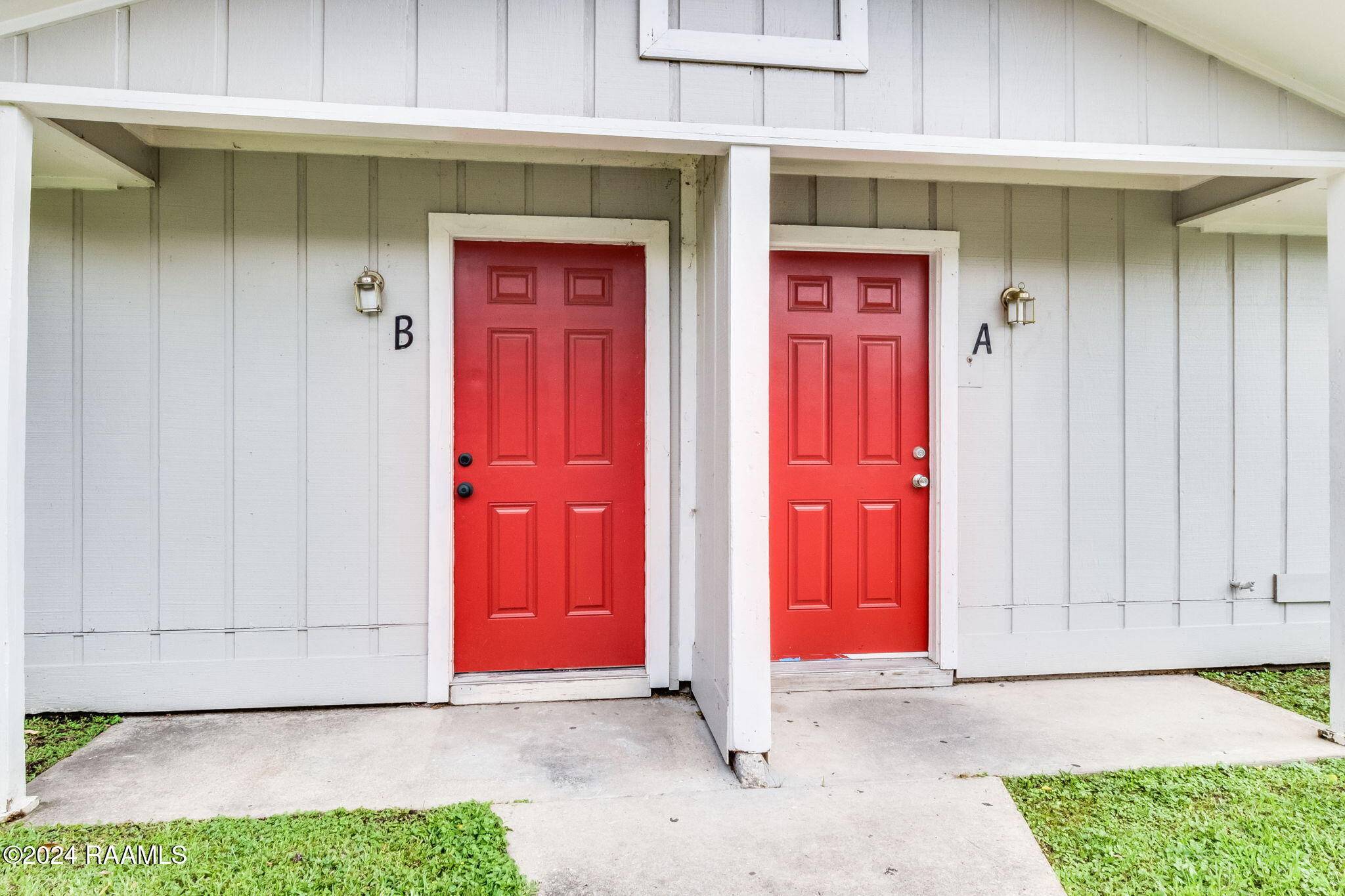 New Iberia, LA 70560,606 Yvonne ST