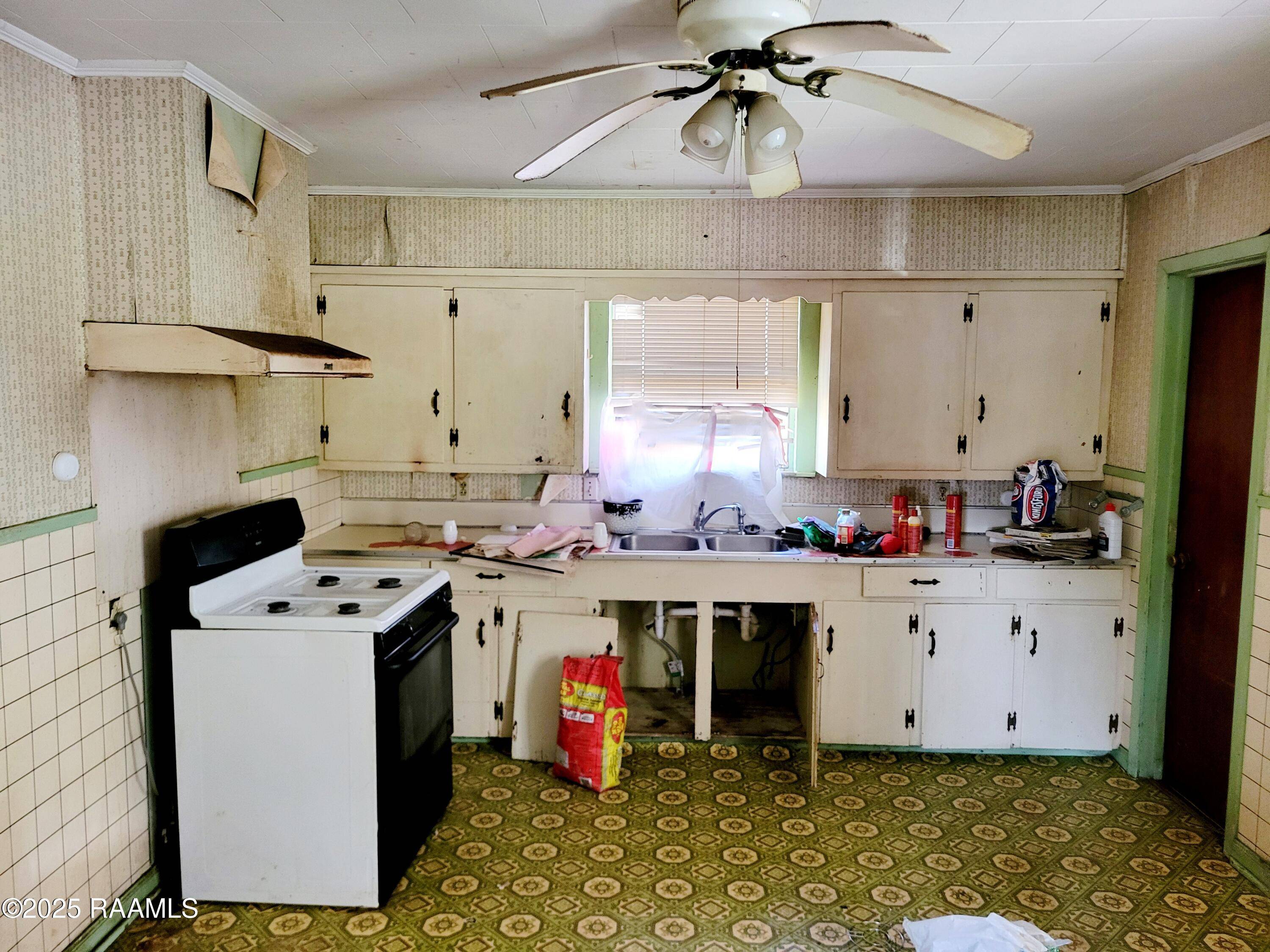 Crowley, LA 70526,814 N Ave F