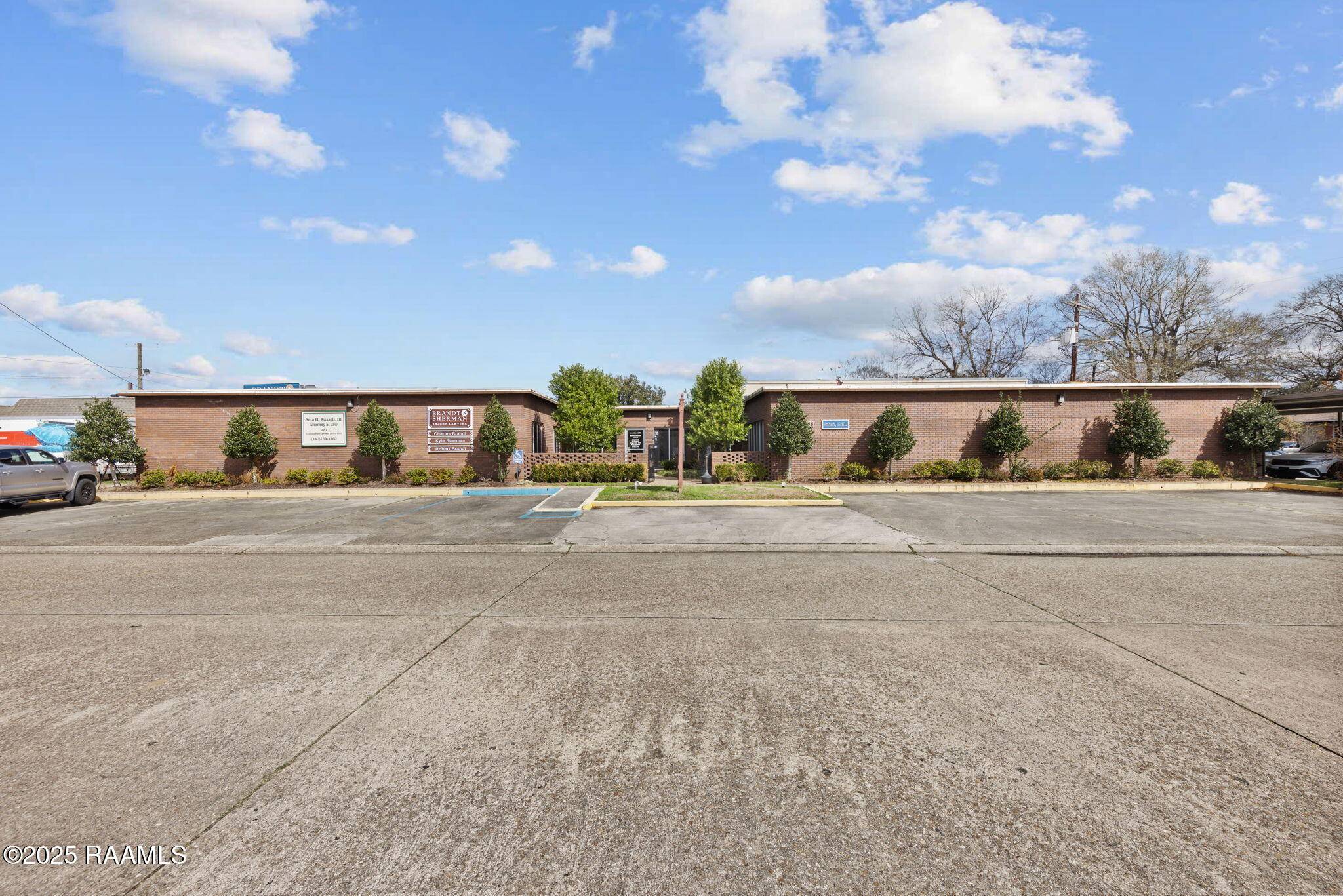 Lafayette, LA 70501,111 Mercury ST