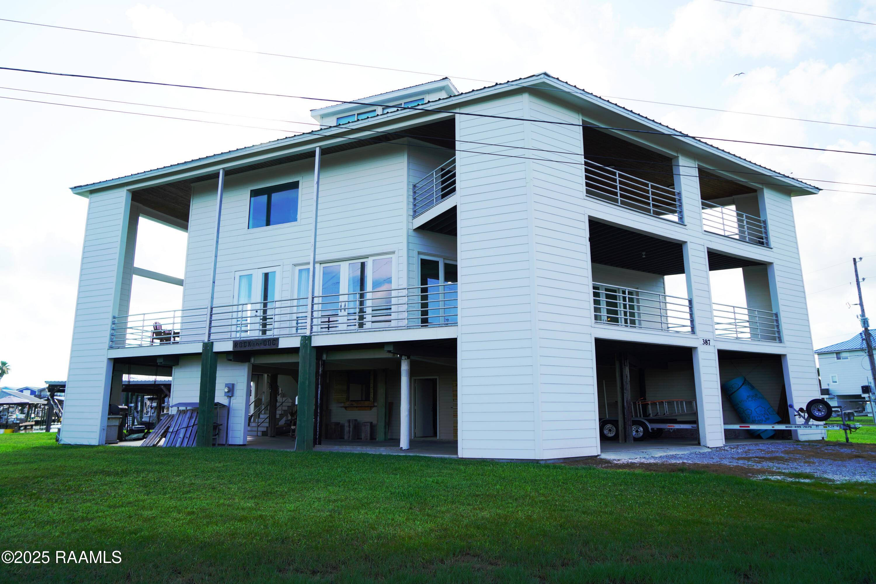 Grand Isle, LA 70358,387 Admiral Craik DR