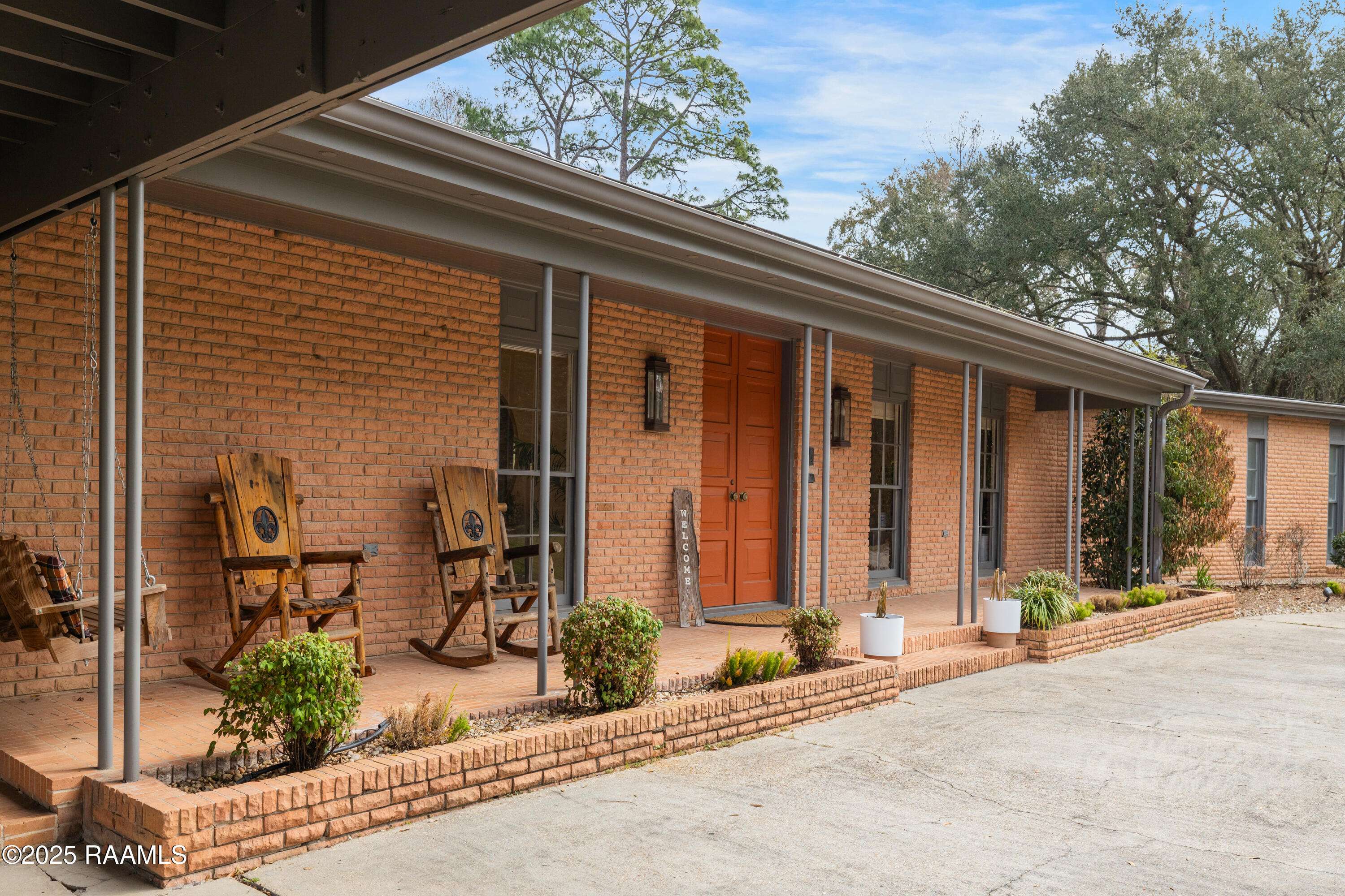 New Iberia, LA 70560,665 E Main ST