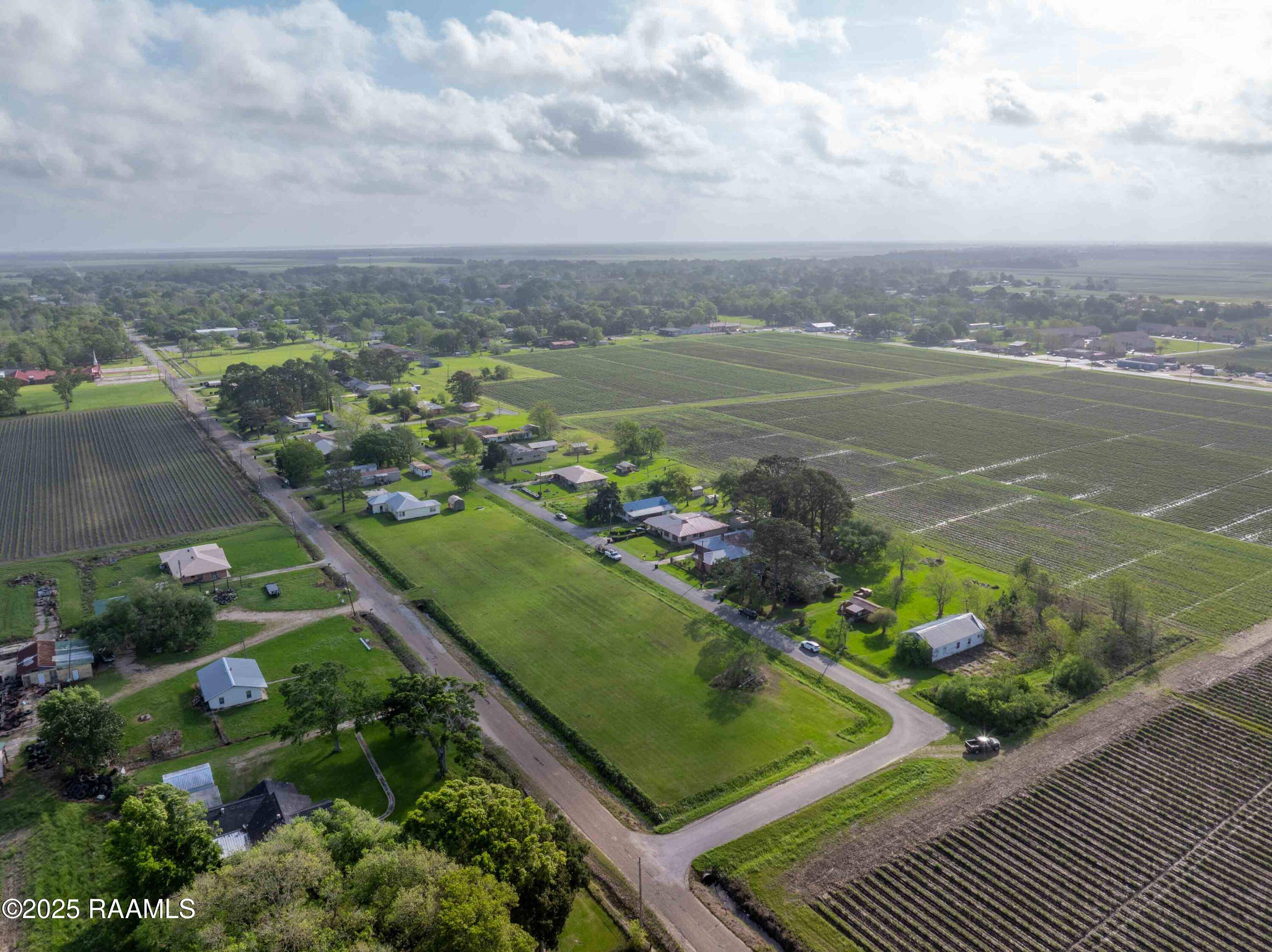 Jeanerette, LA 70544,1023 Monnot RD