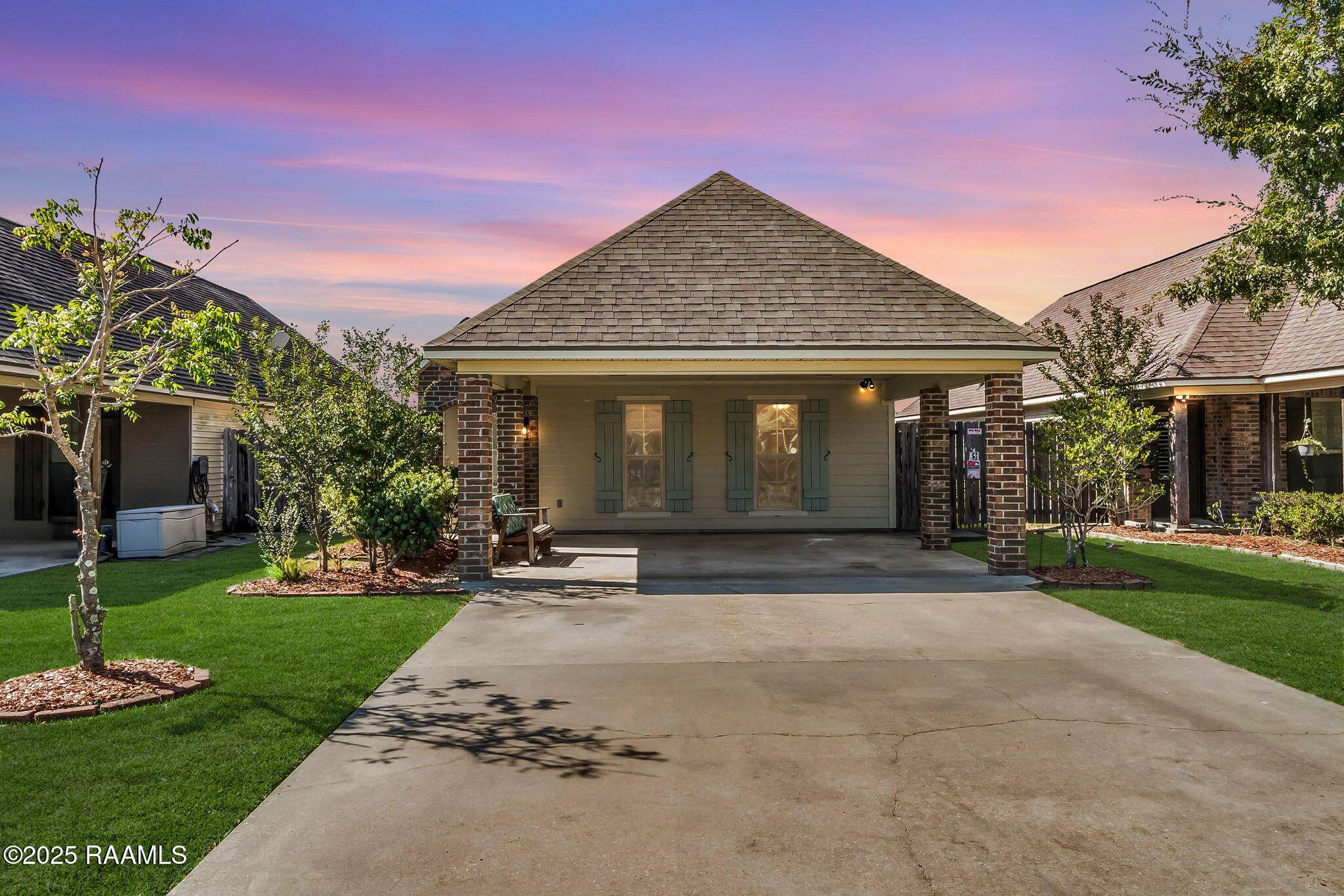 Abbeville, LA 70510,109 Acacia LN