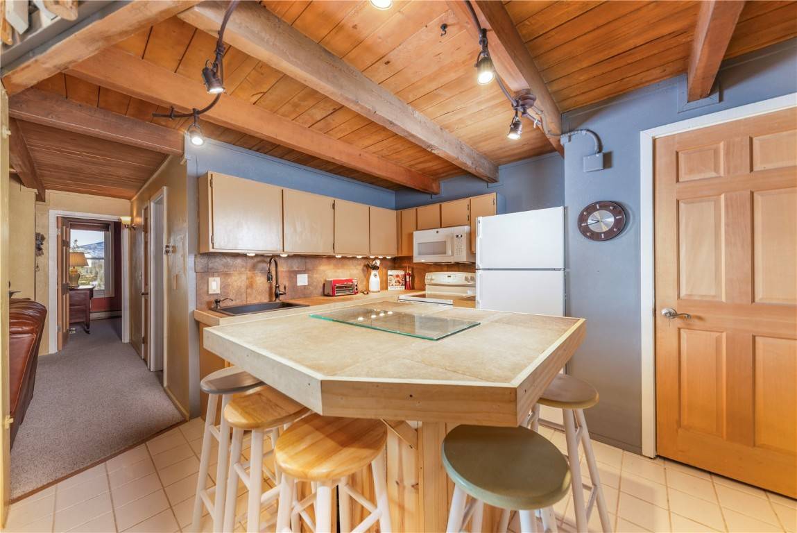 Silverthorne, CO 80498,2300 Lodge Pole CIR #301