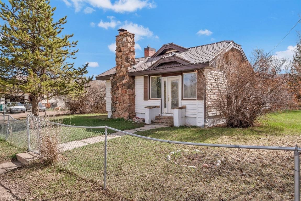 Oak  Creek, CO 80467,401 Moffat AVE