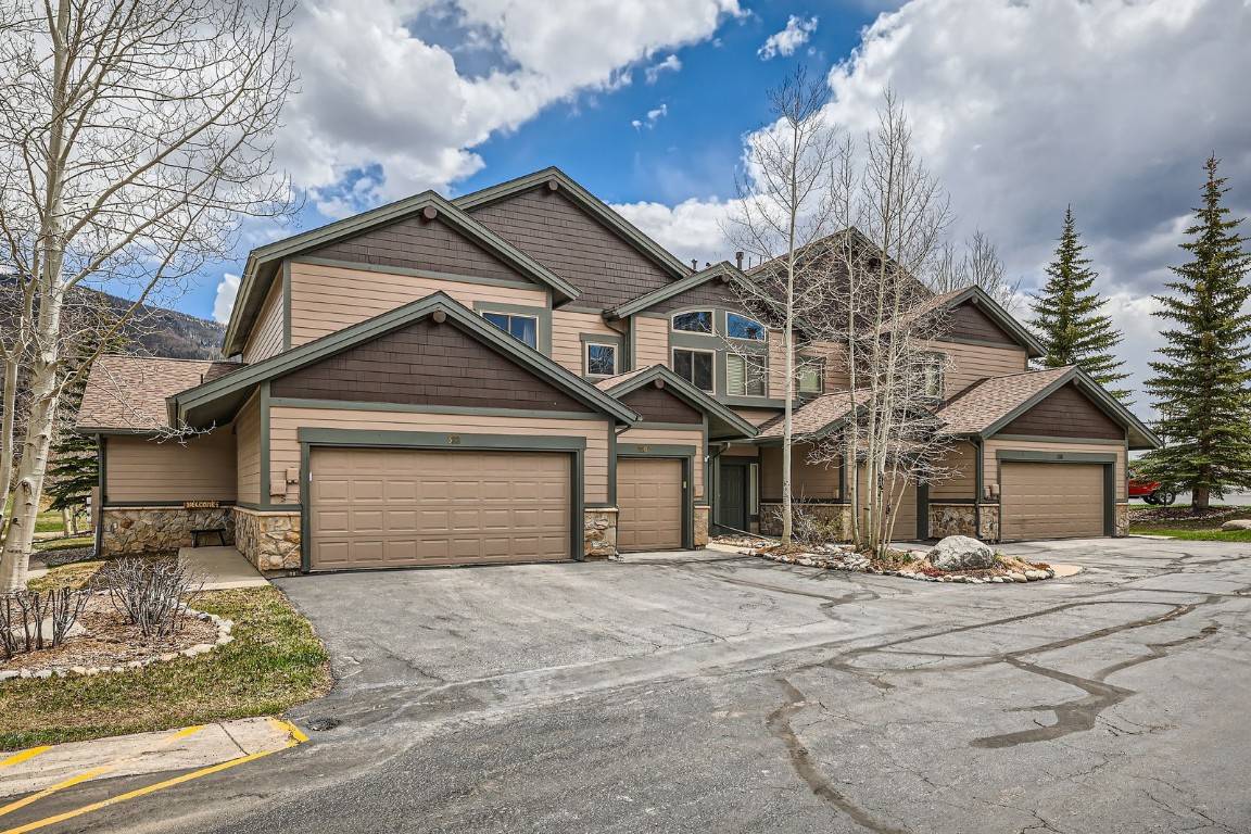 Silverthorne, CO 80498,320 Kestrel LN #320
