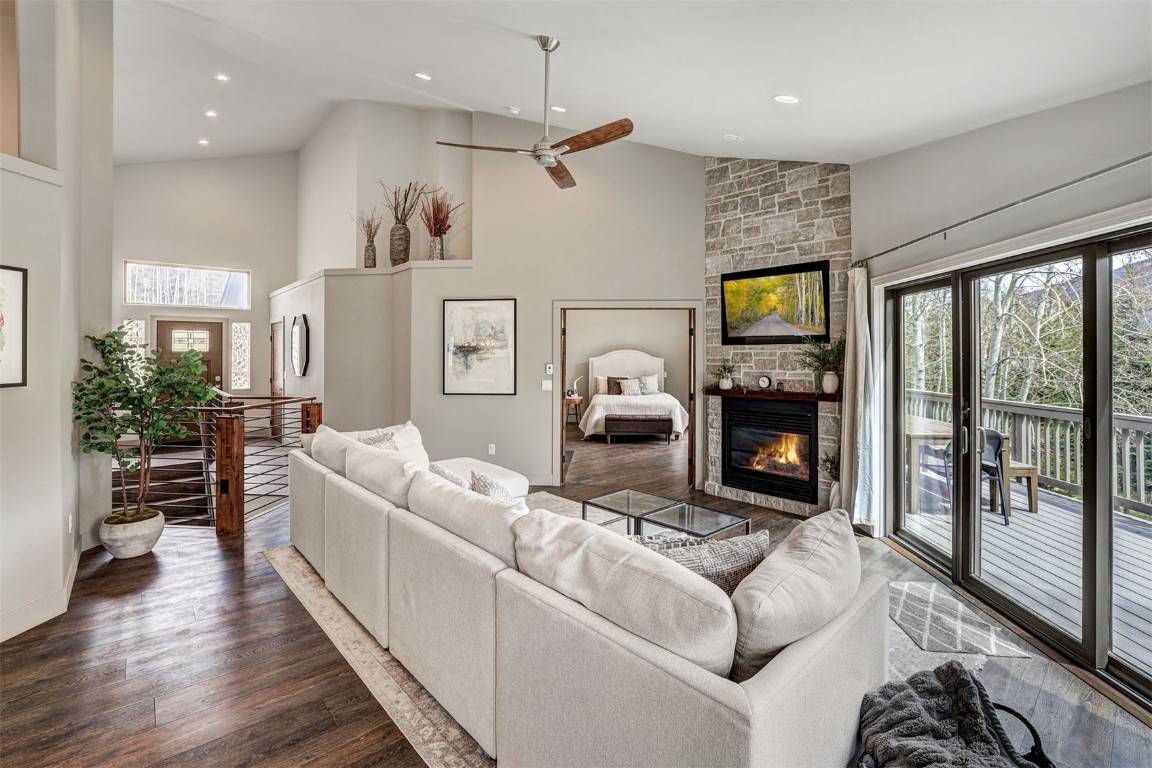 Silverthorne, CO 80498,300 Black Hawk CIR