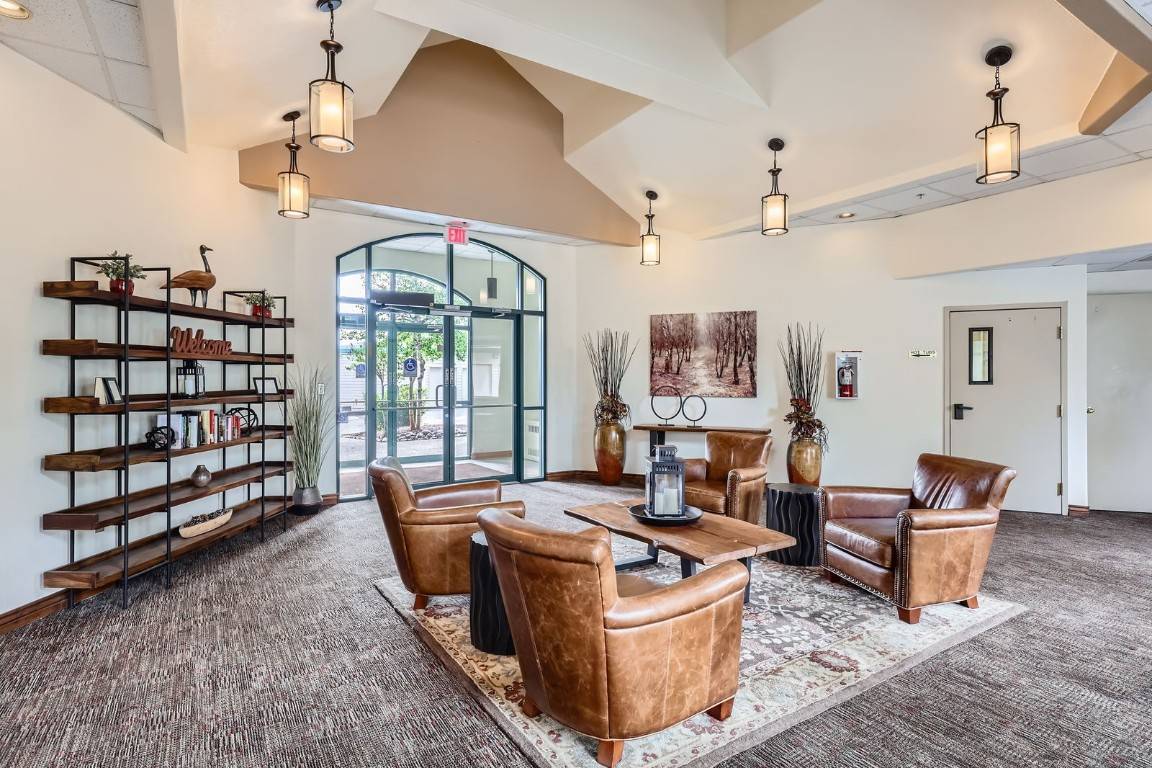 Frisco, CO 80443,980 Lakepoint Dr DR #202
