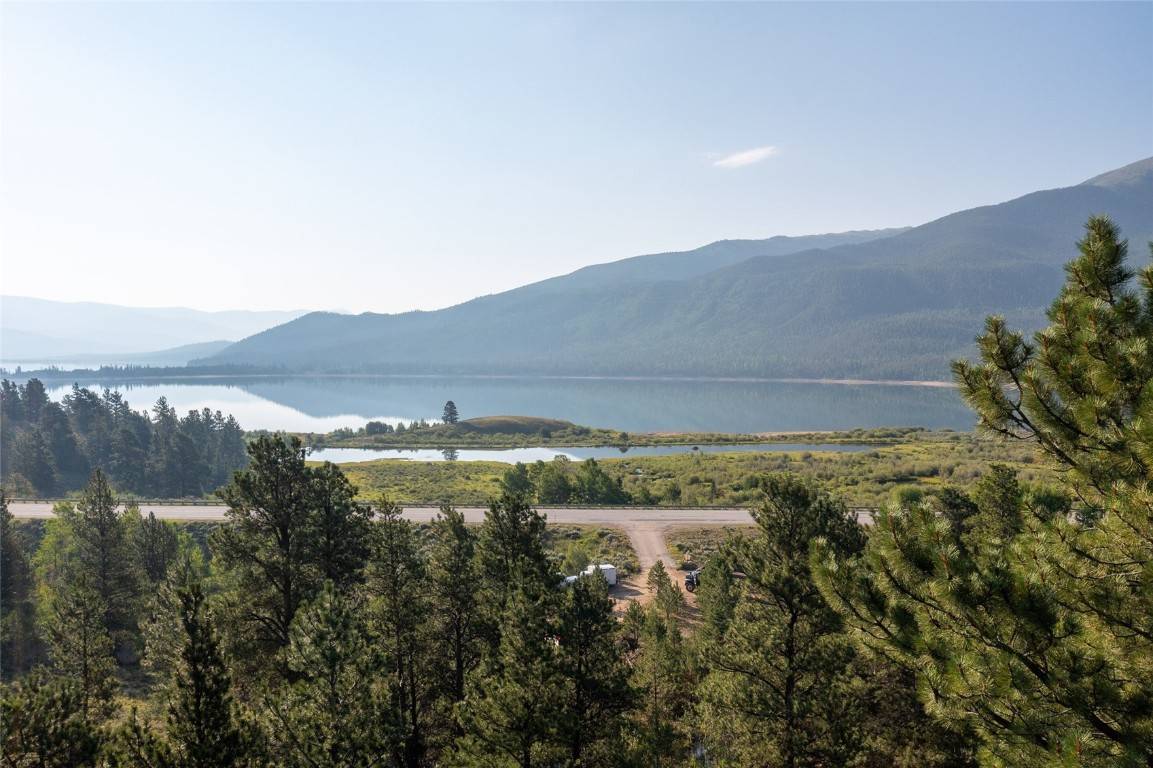 Twin  Lakes, CO 81251,5585 Highway 82