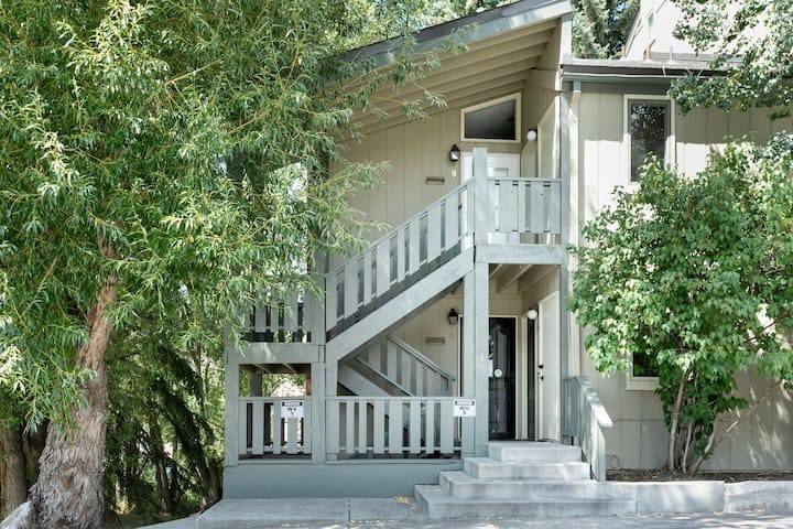 Vail, CO 81657,903 N Frontage RD W #9