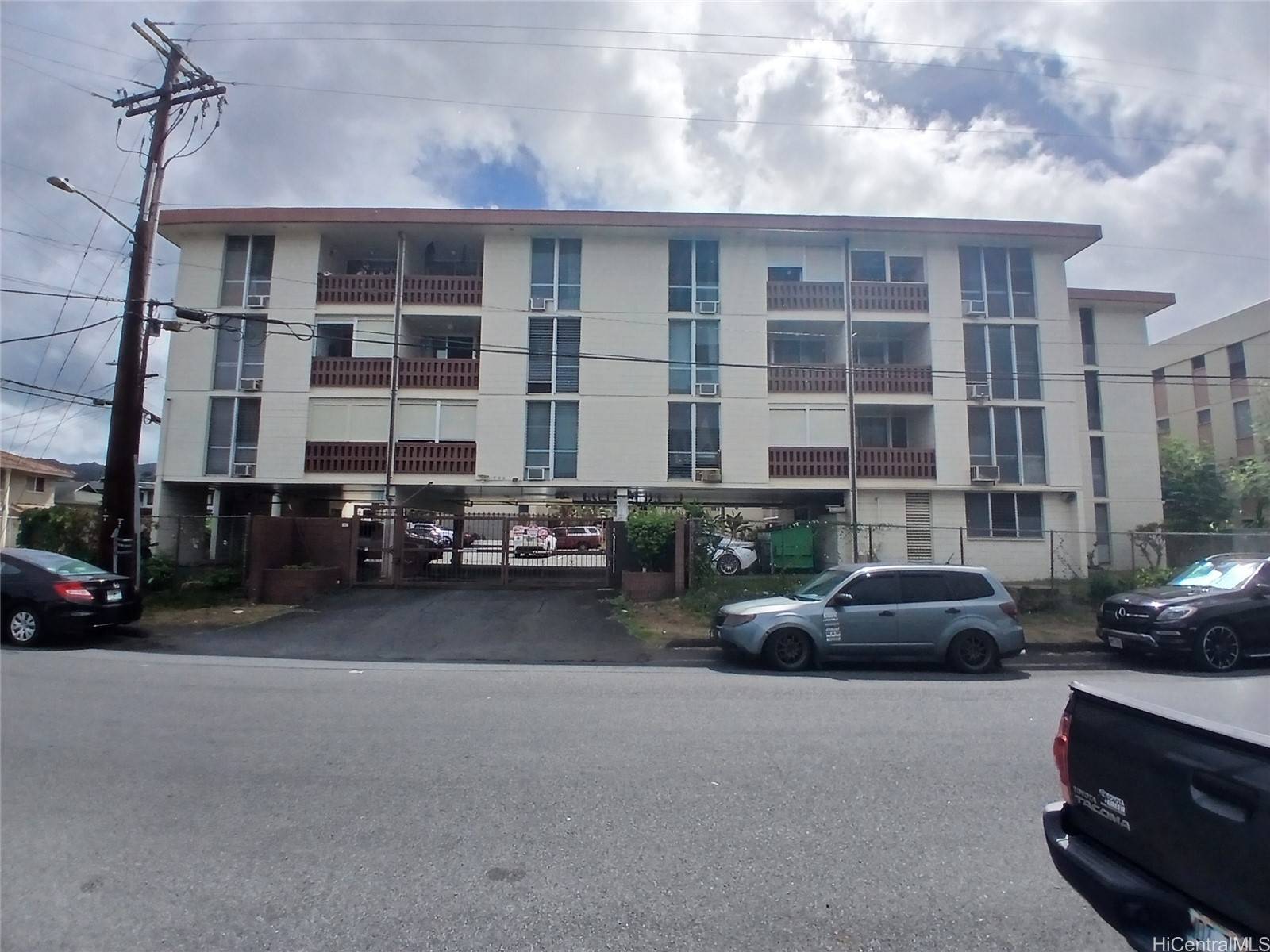 Honolulu, HI 96817,750 Kanoa ST #305