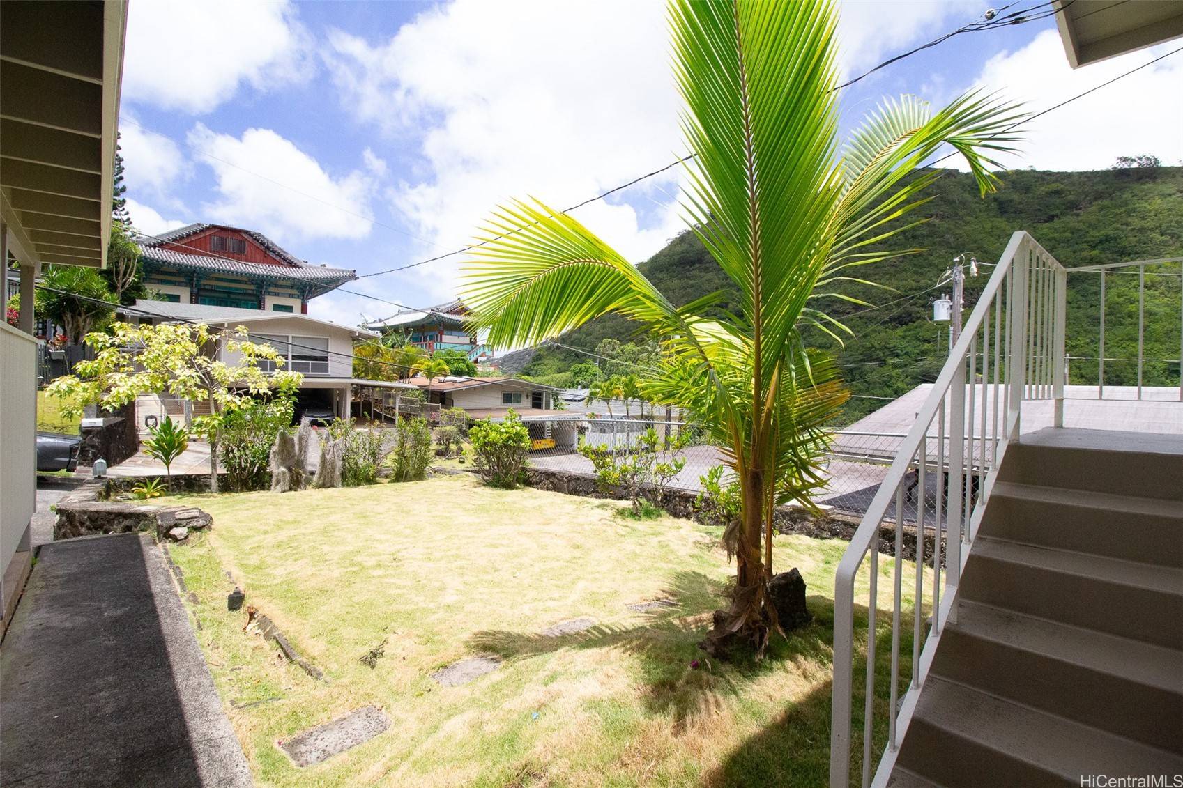 Honolulu, HI 96816,2410 Halenoho PL