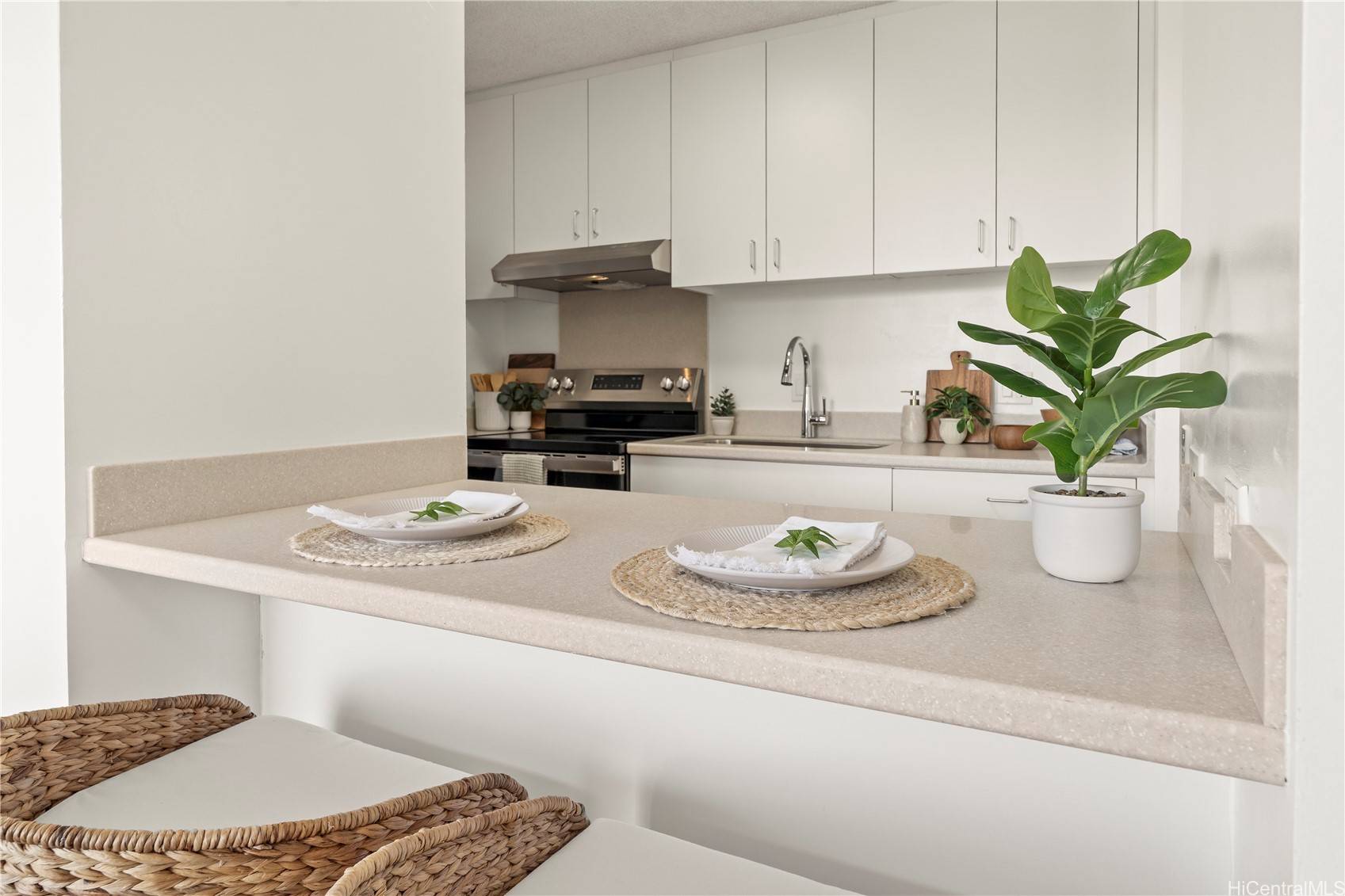 Honolulu, HI 96818,909 Ala Nanala ST #101