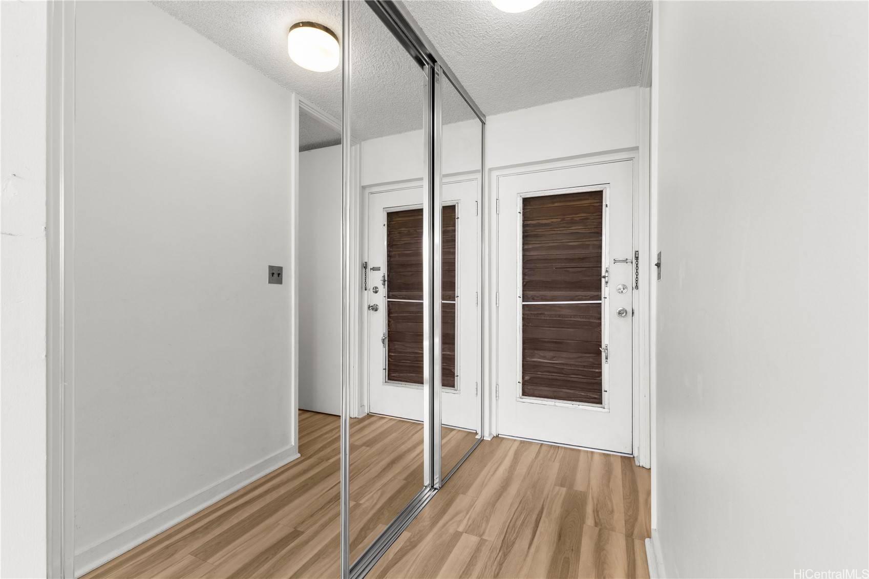 Honolulu, HI 96822,1550 Wilder AVE #A713