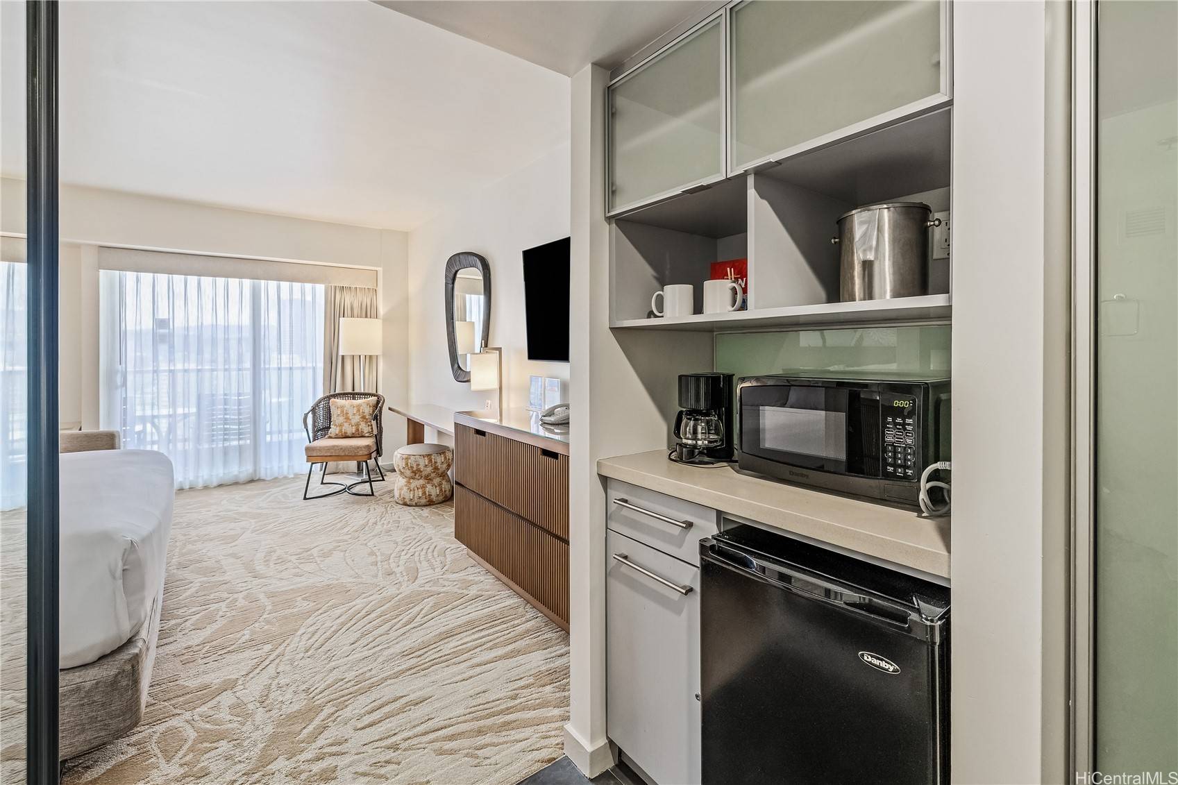 Honolulu, HI 96814,410 Atkinson DR #2122