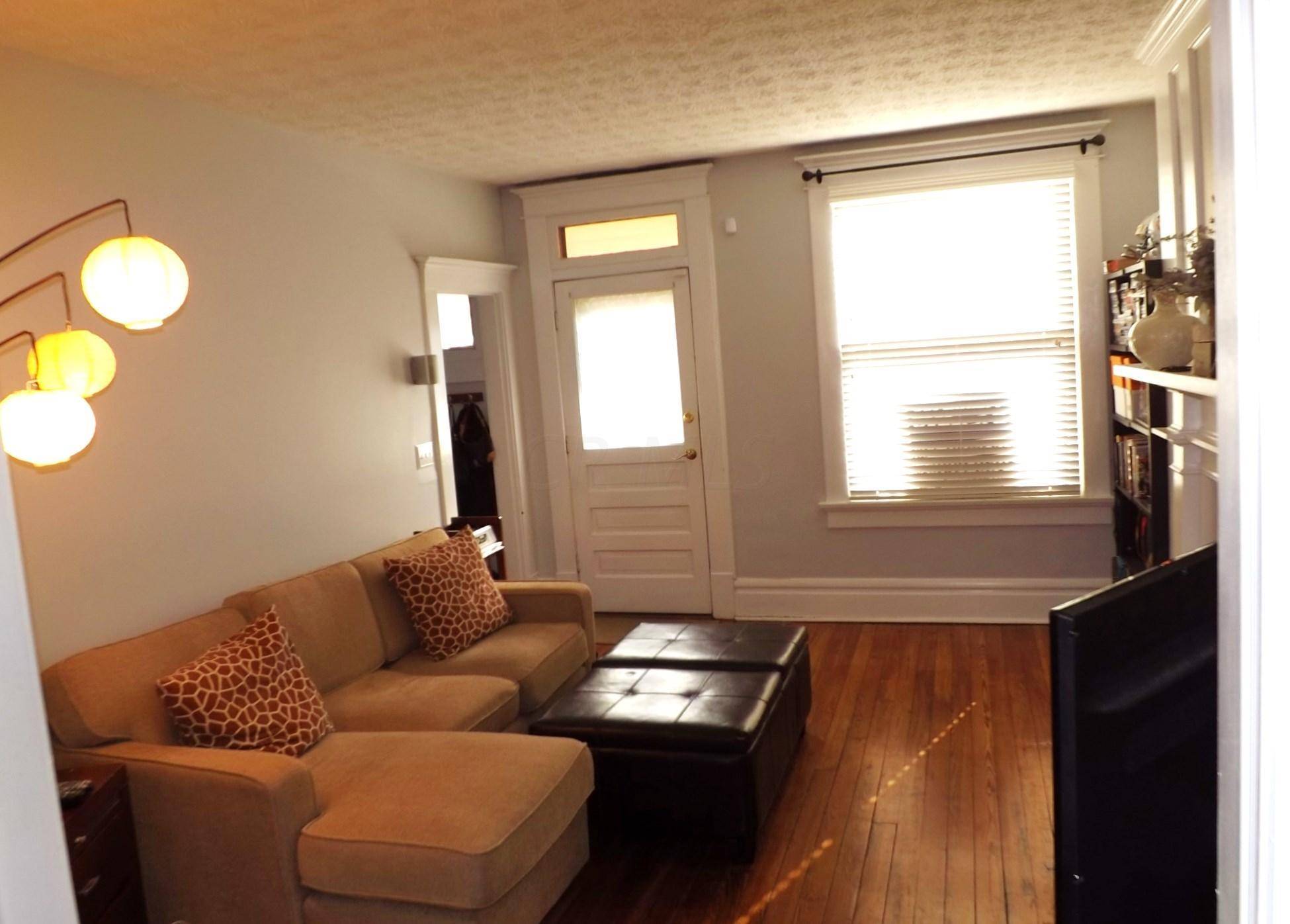 Columbus, OH 43201,923 Dennison Avenue