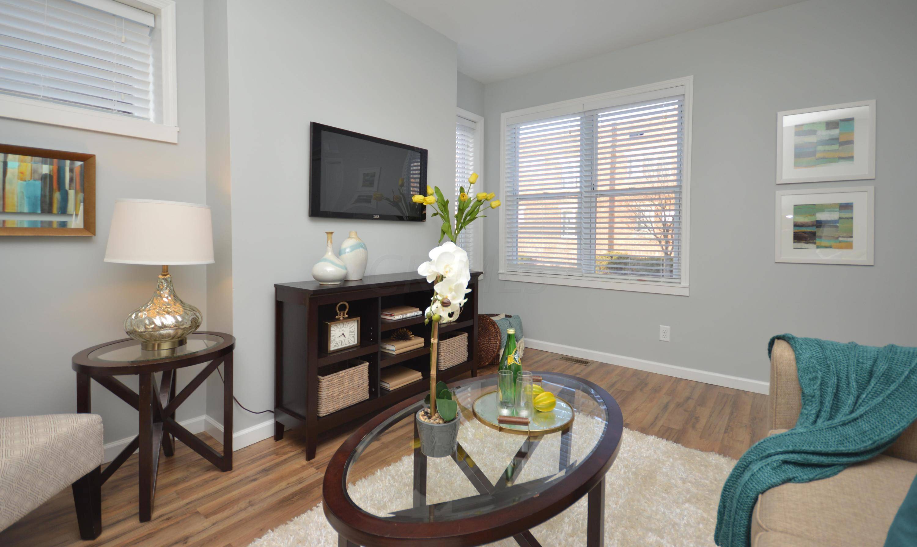 Columbus, OH 43201,277 E 8th Avenue