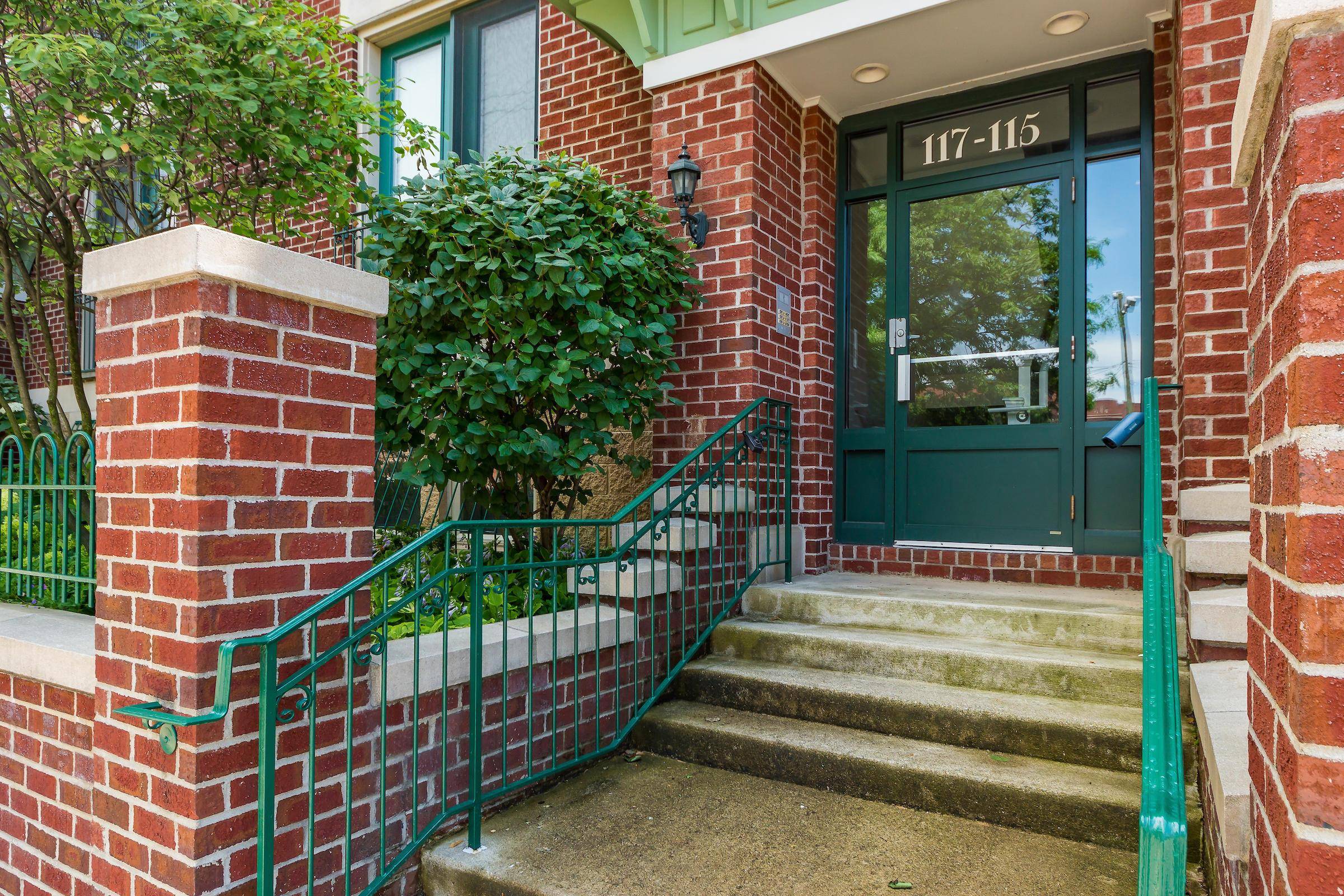 Columbus, OH 43215,117 E Noble Street #3