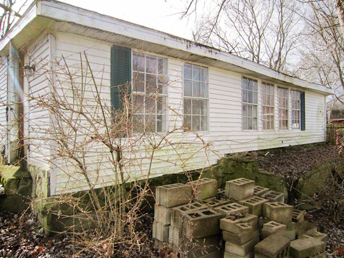 Syracuse, OH 45779,2460 Oak Alley