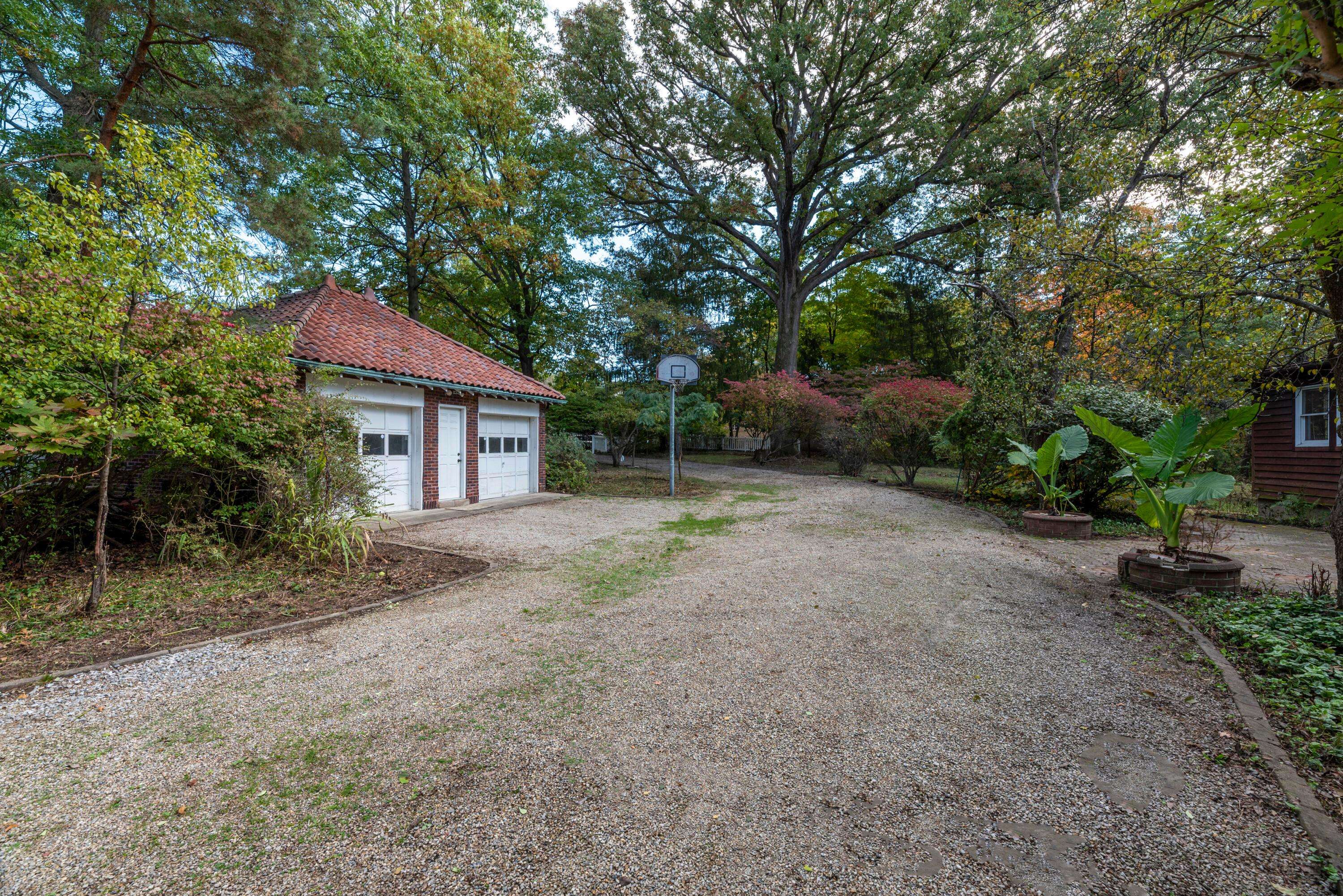 Columbus, OH 43202,176 Walhalla Road