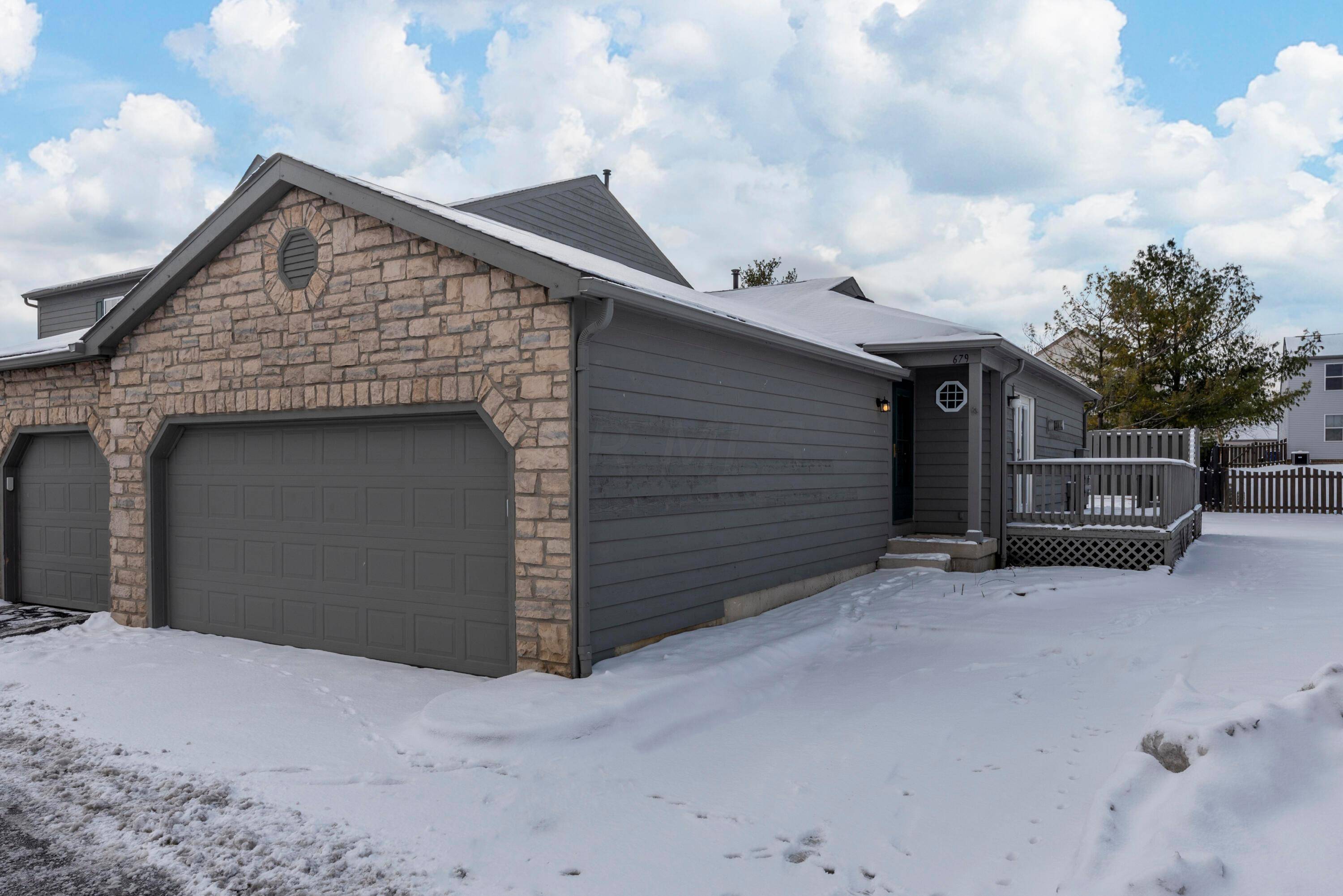 Lewis Center, OH 43035,679 Parkbluff Way