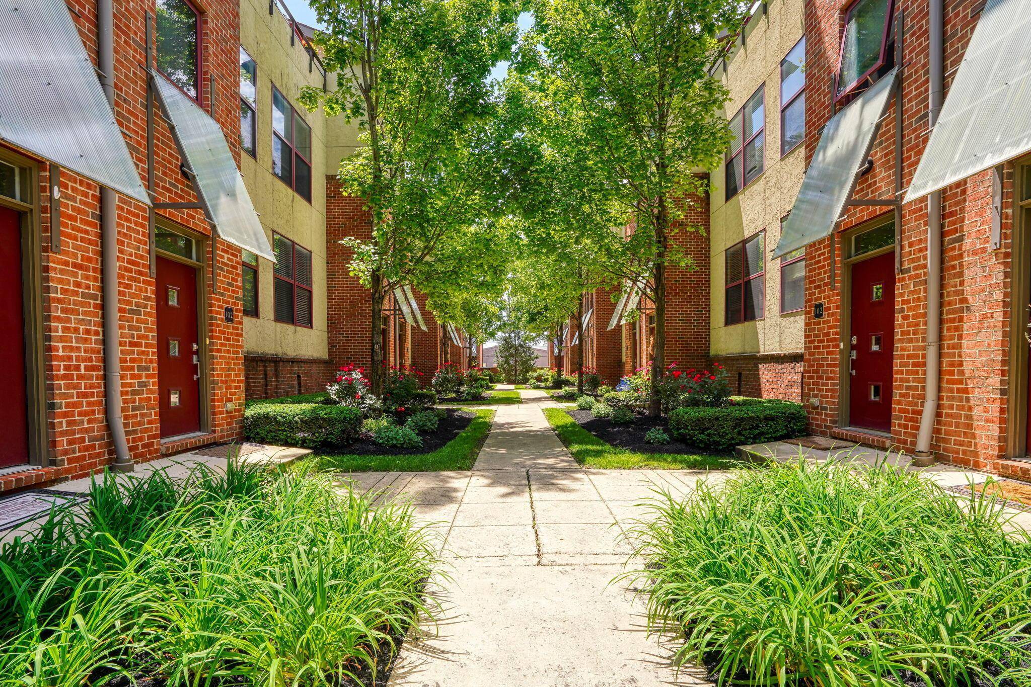 Columbus, OH 43215,579 E Rich Street #107