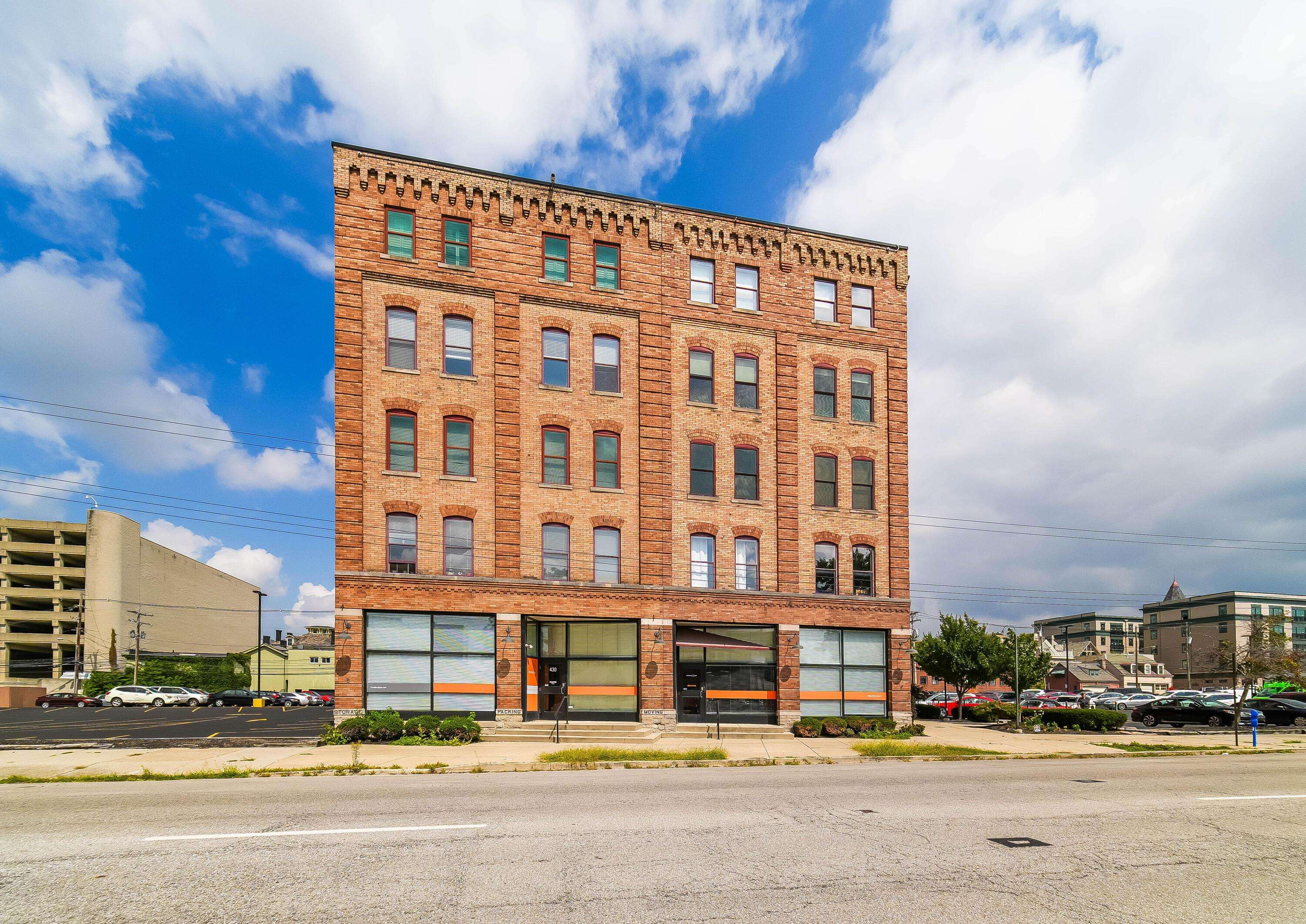 Columbus, OH 43215,432 E Rich Street #2G