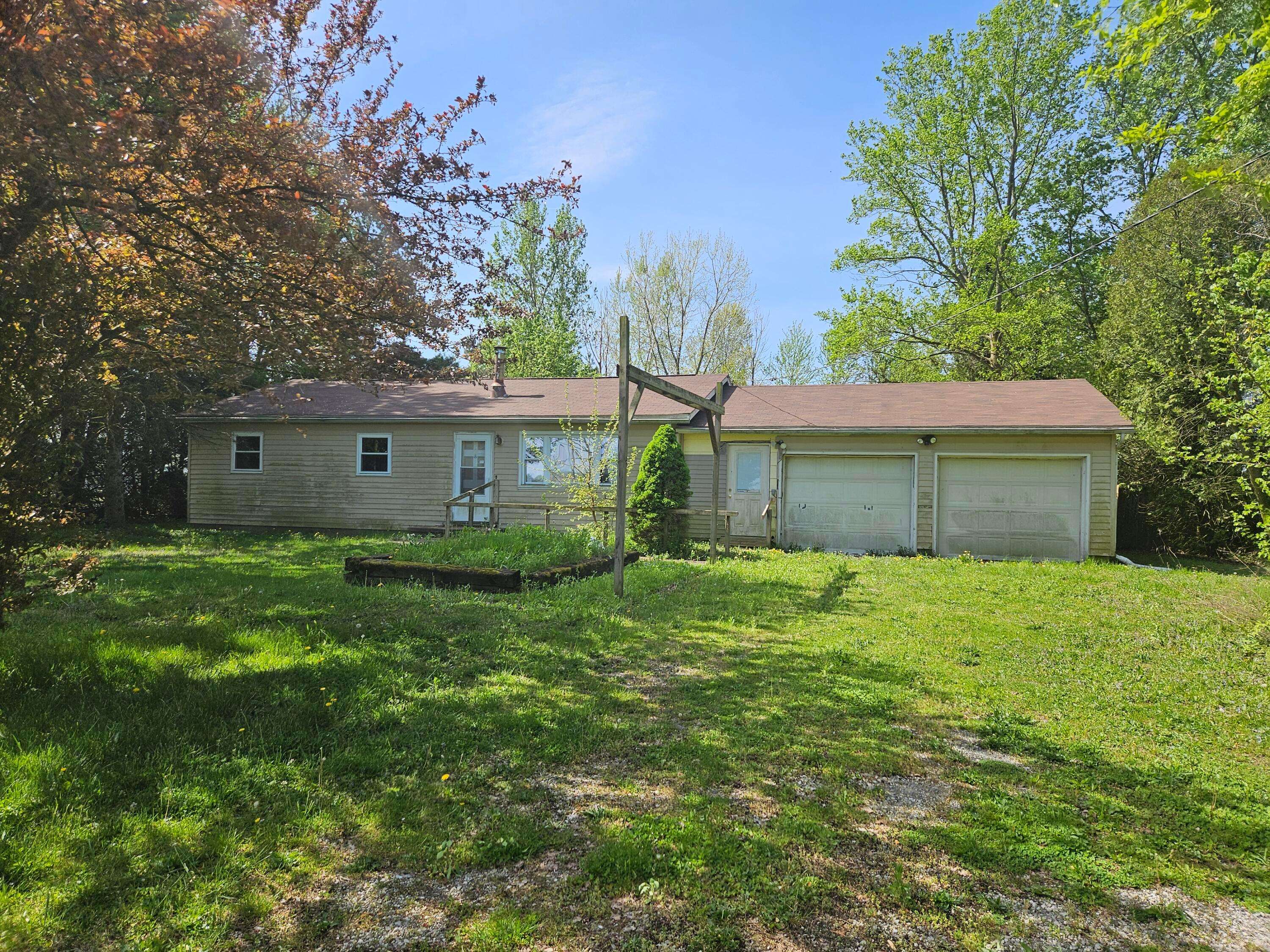 Ashley, OH 43003,1142 County Road 21