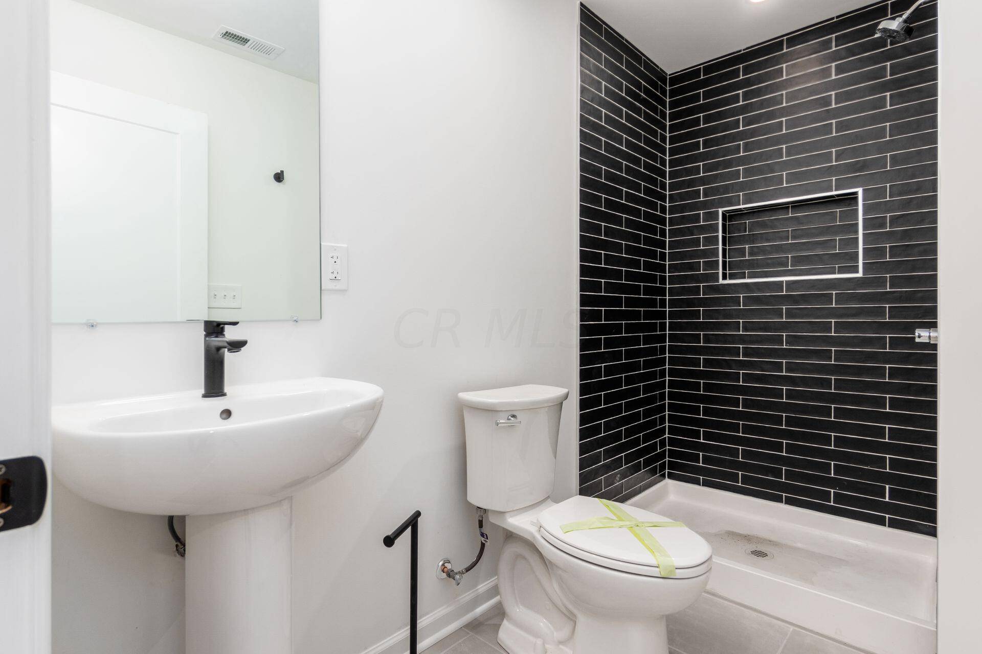 Columbus, OH 43215,583 E Walnut Street