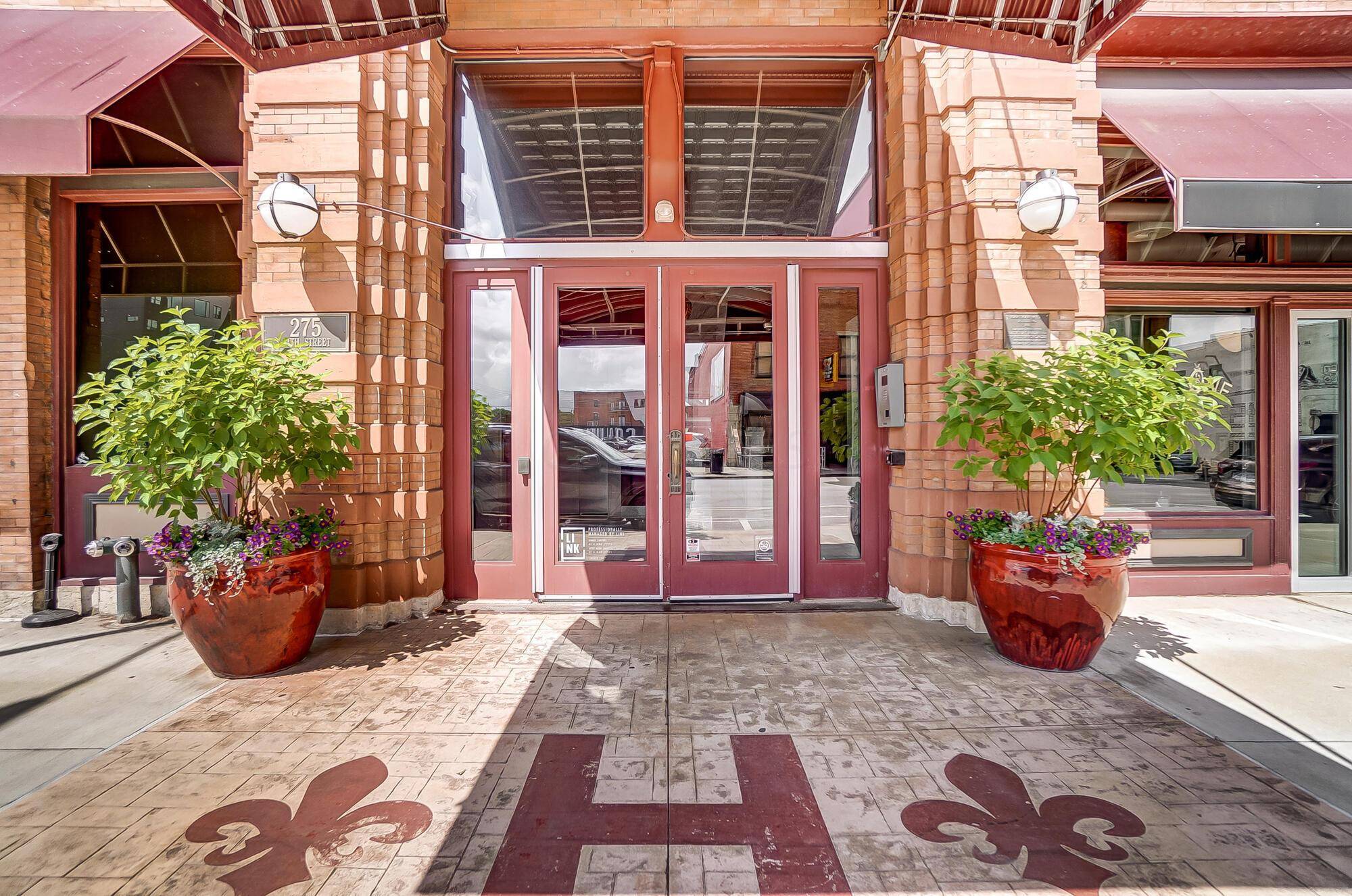 Columbus, OH 43215,150 E Main Street #411