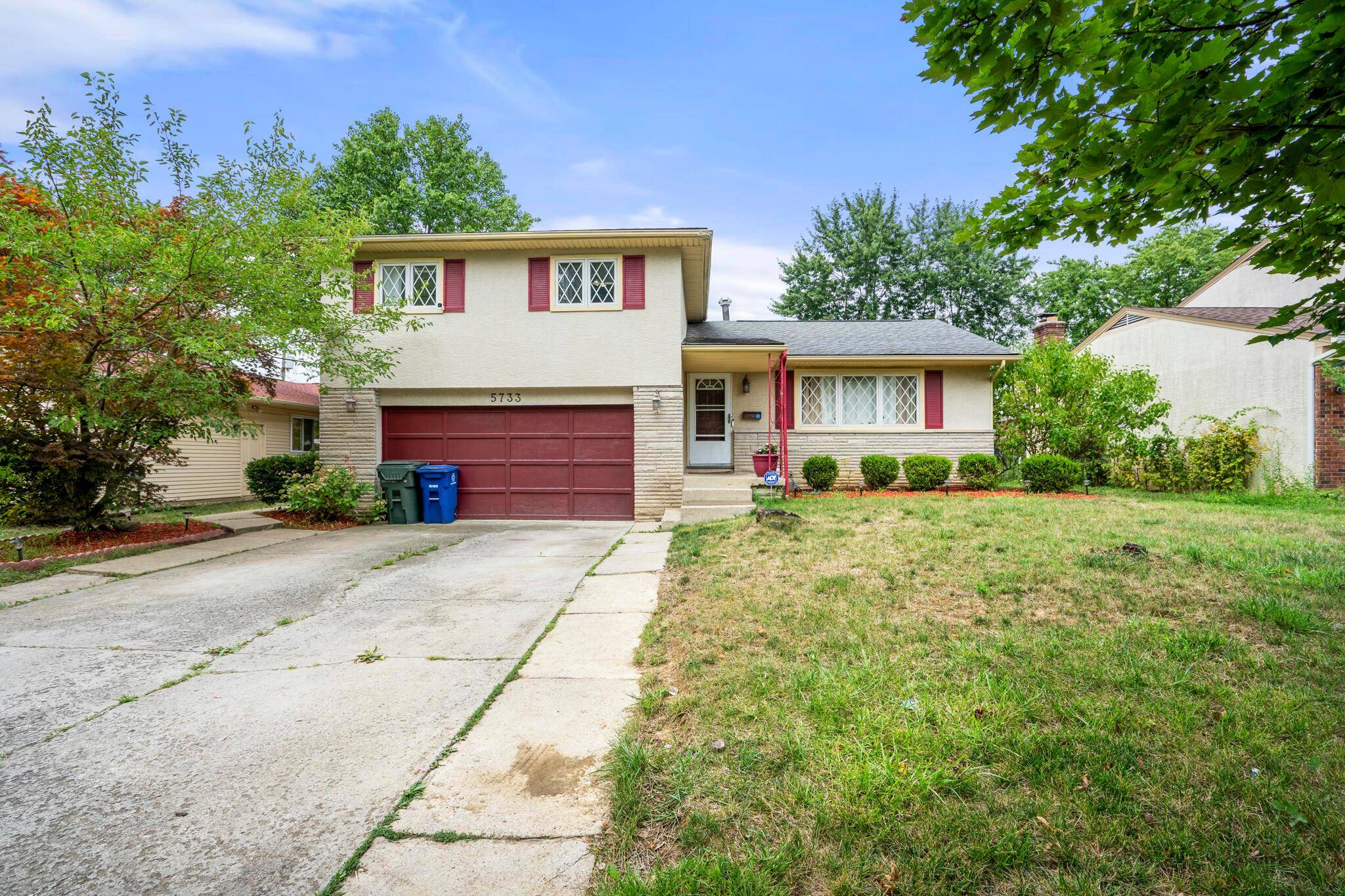 Columbus, OH 43229,5733 Satinwood Drive