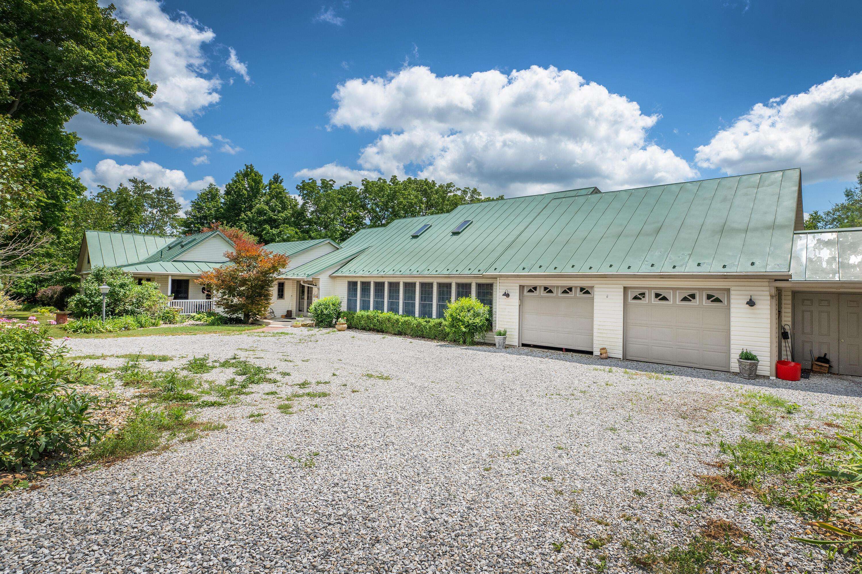 Gambier, OH 43022,17720 Glen Road