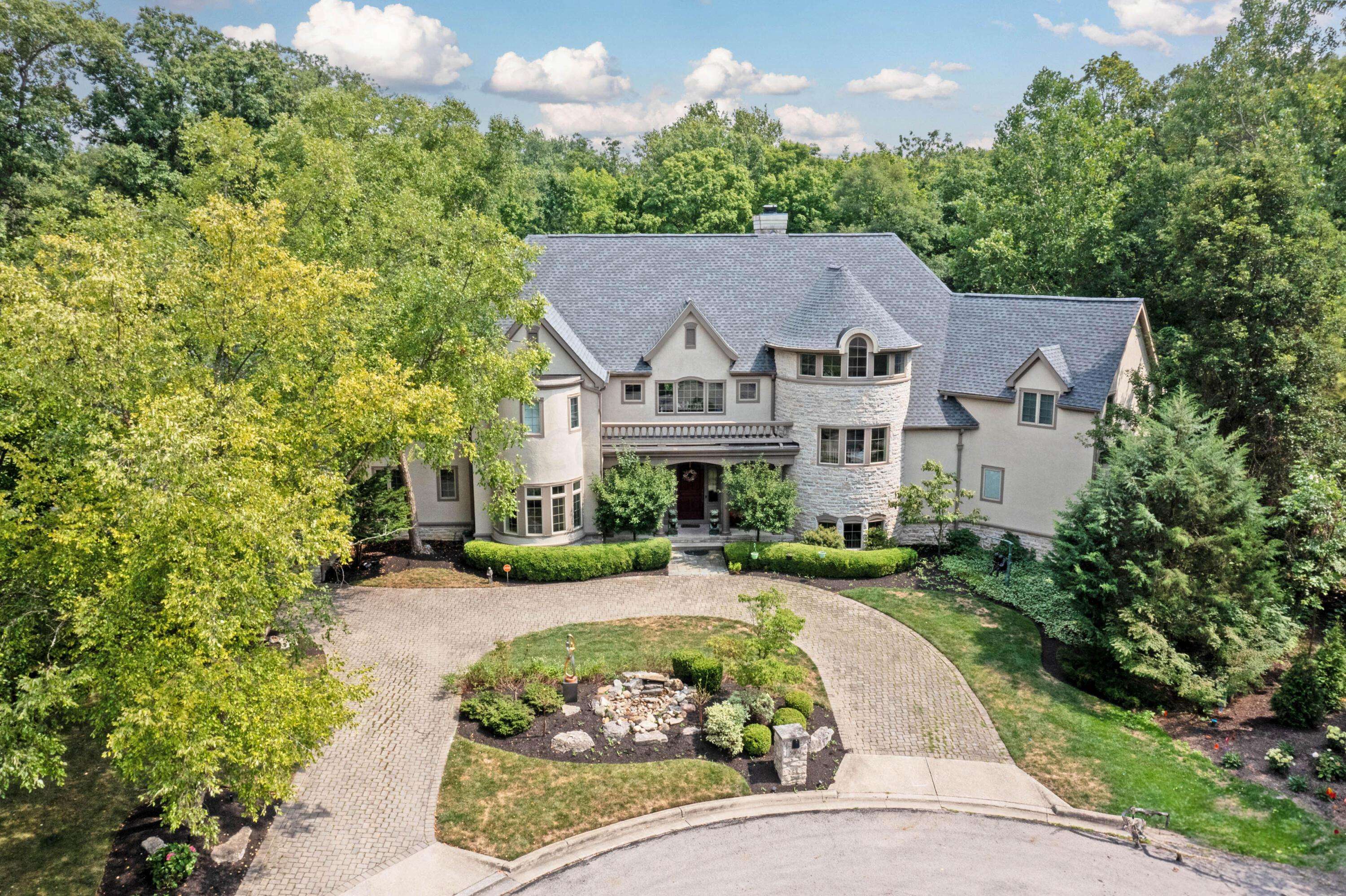 Upper Arlington, OH 43220,5000 Slate Run Woods Court