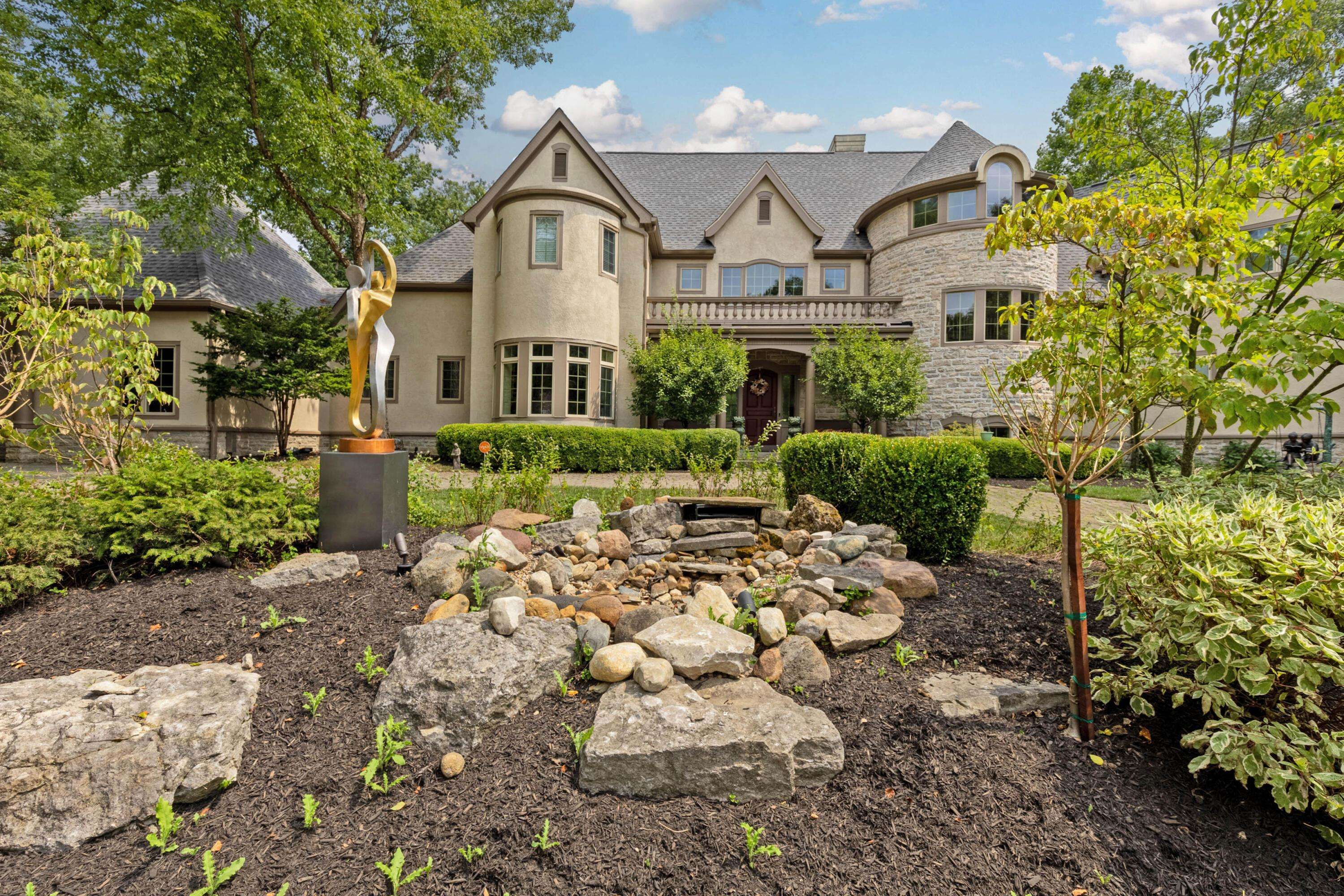 Upper Arlington, OH 43220,5000 Slate Run Woods Court