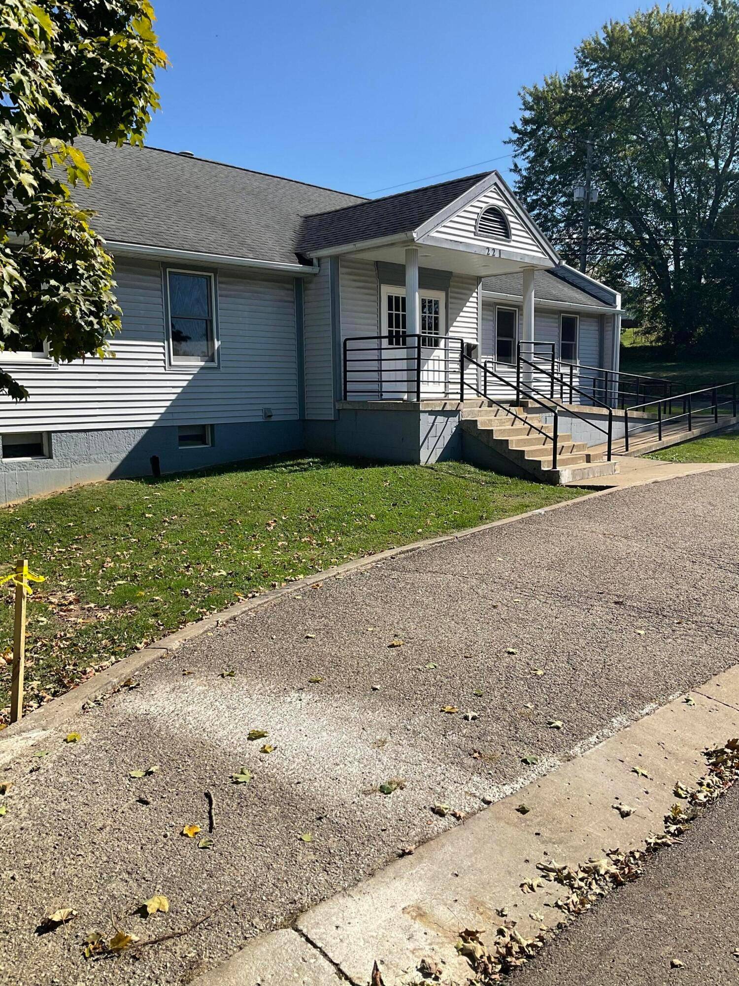 New Lexington, OH 43764,211 S High Street